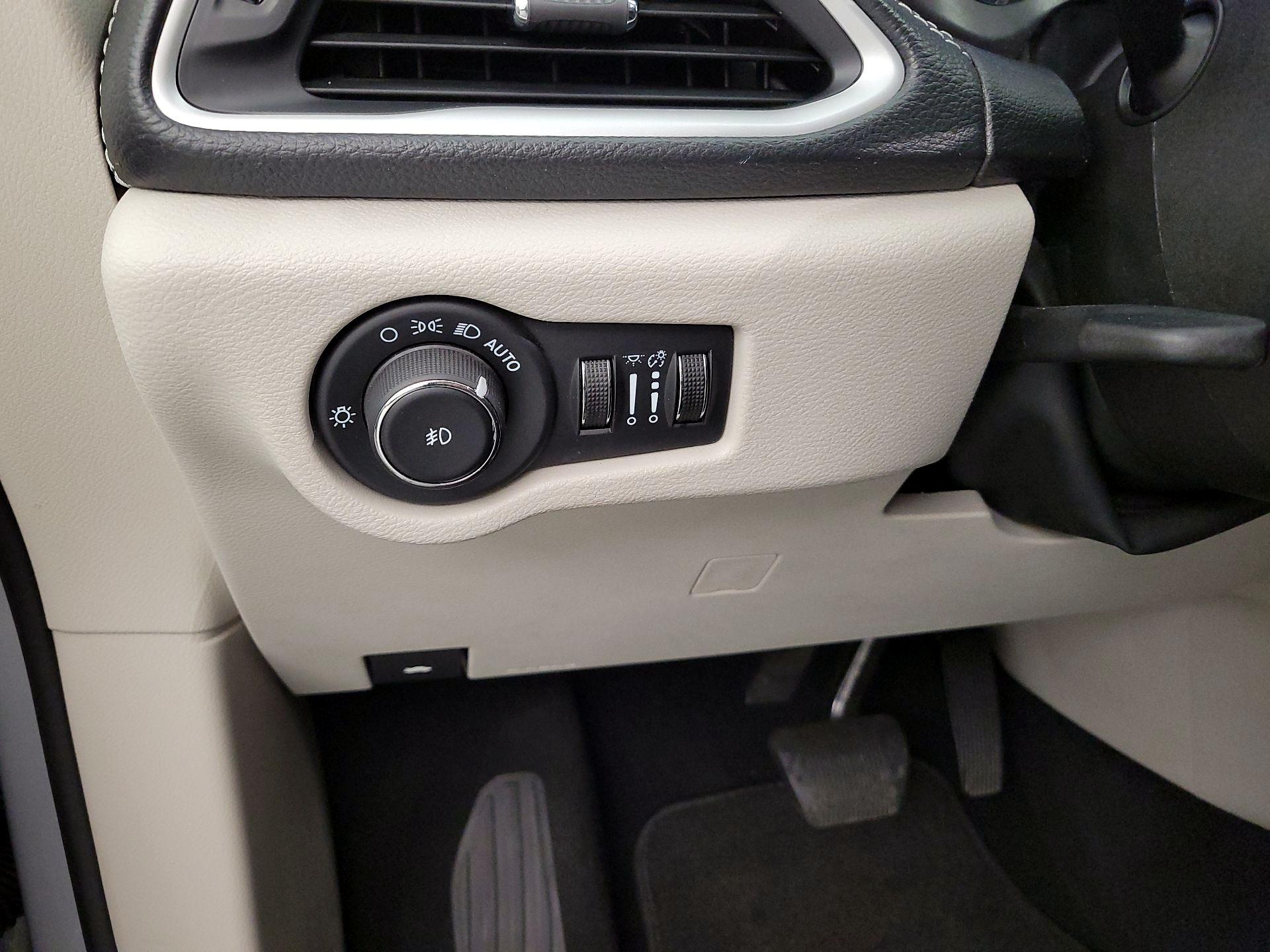 Thumbnail: 2024 Chrysler Pacifica - 13