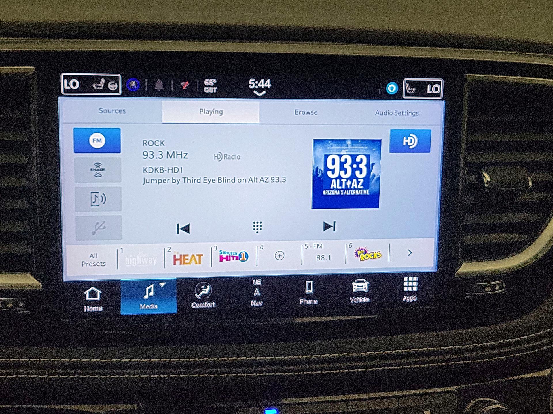 Thumbnail: 2024 Chrysler Pacifica - 16