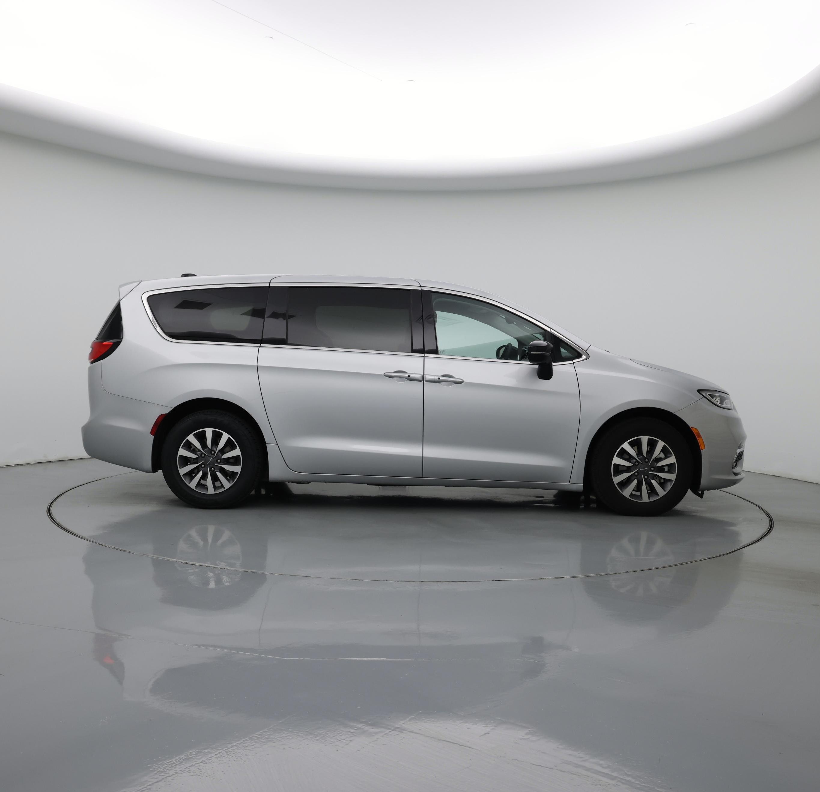 Thumbnail: 2024 Chrysler Pacifica - 7