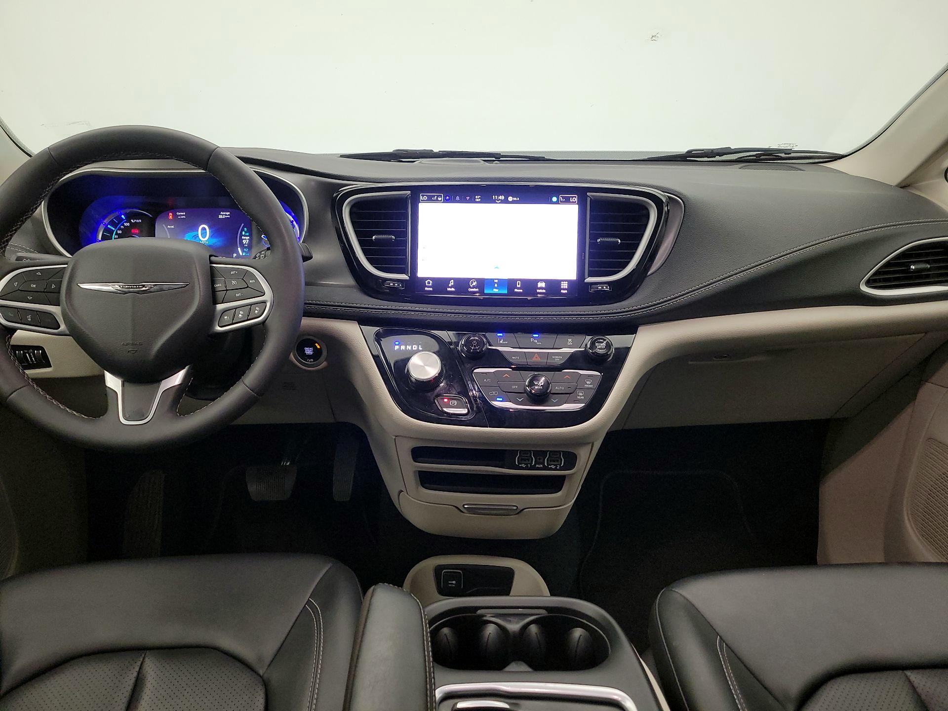 Thumbnail: 2024 Chrysler Pacifica - 9