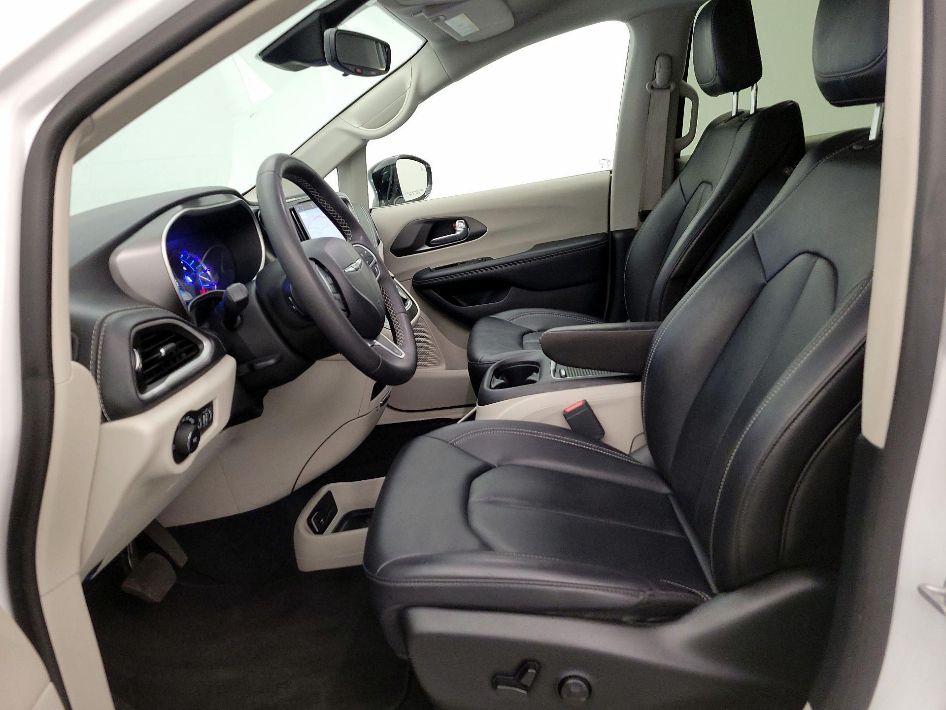 Thumbnail: 2024 Chrysler Pacifica - 11