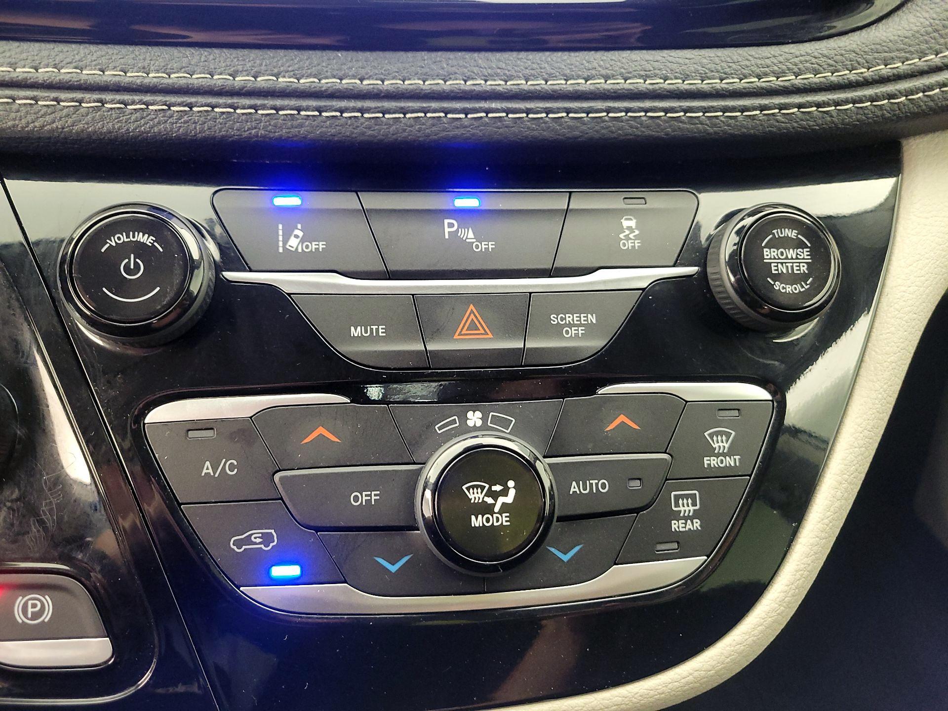 Thumbnail: 2024 Chrysler Pacifica - 17