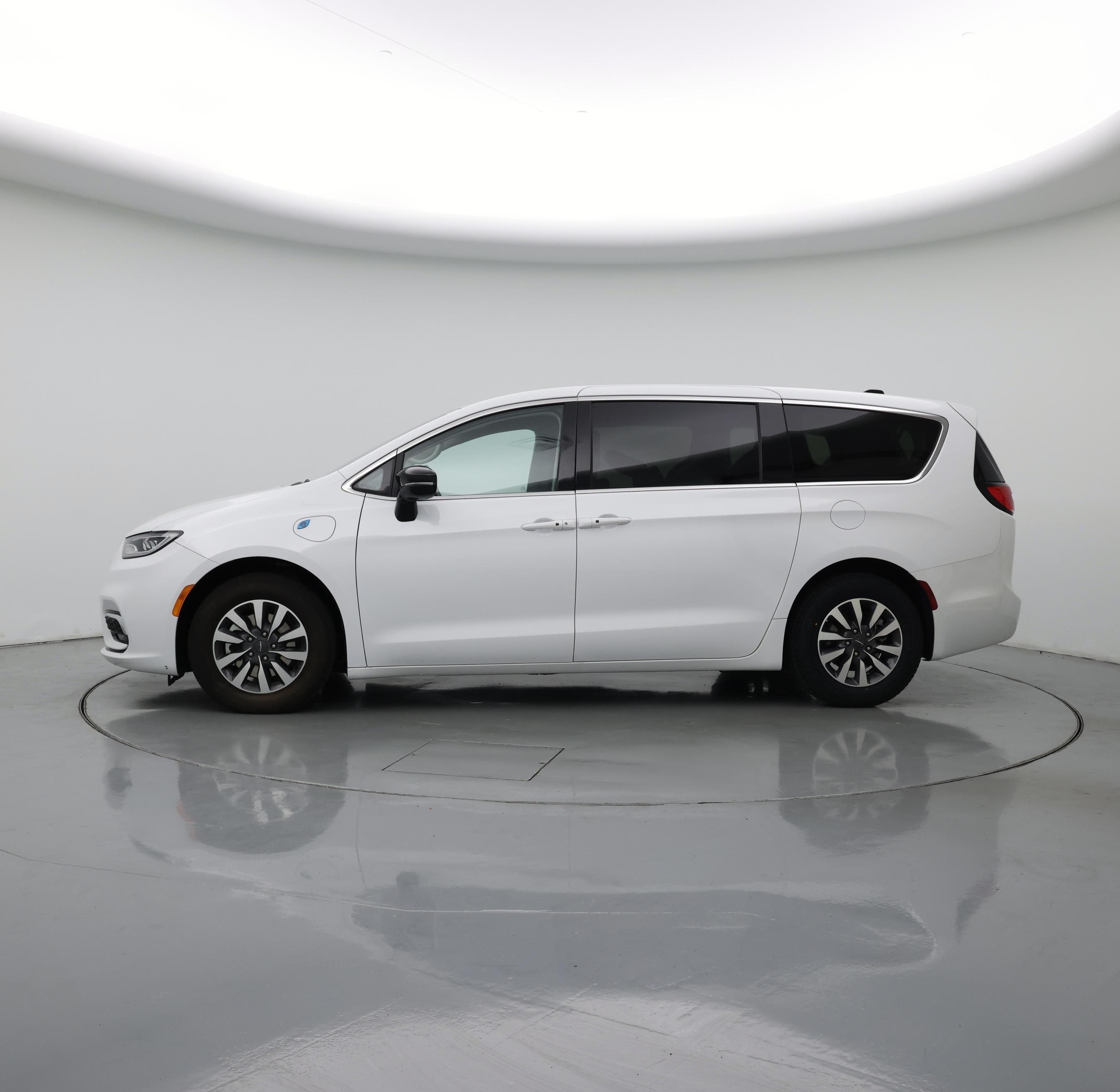 Thumbnail: 2024 Chrysler Pacifica - 3