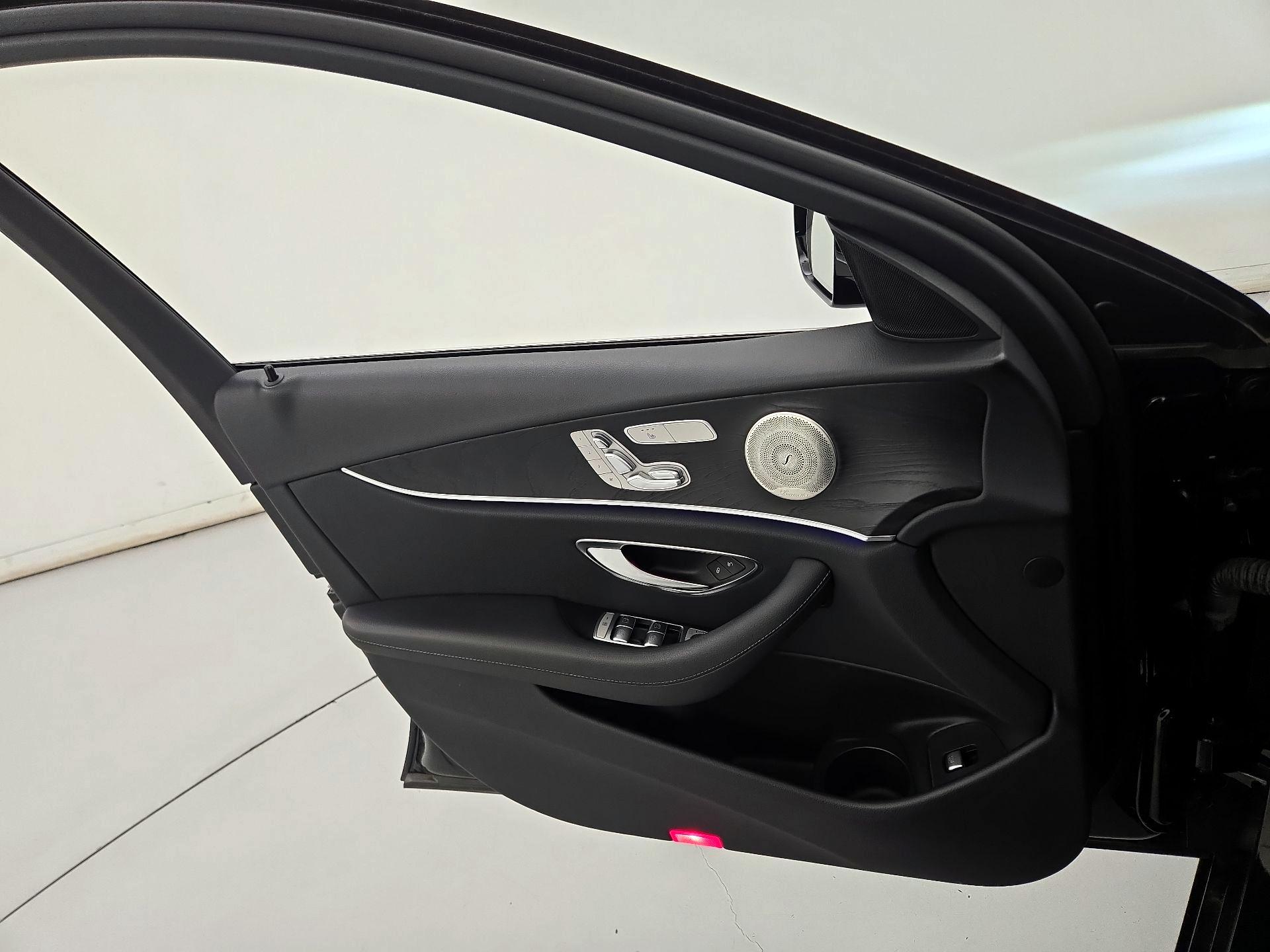 Thumbnail: 2021 Mercedes-Benz E-Class - 12