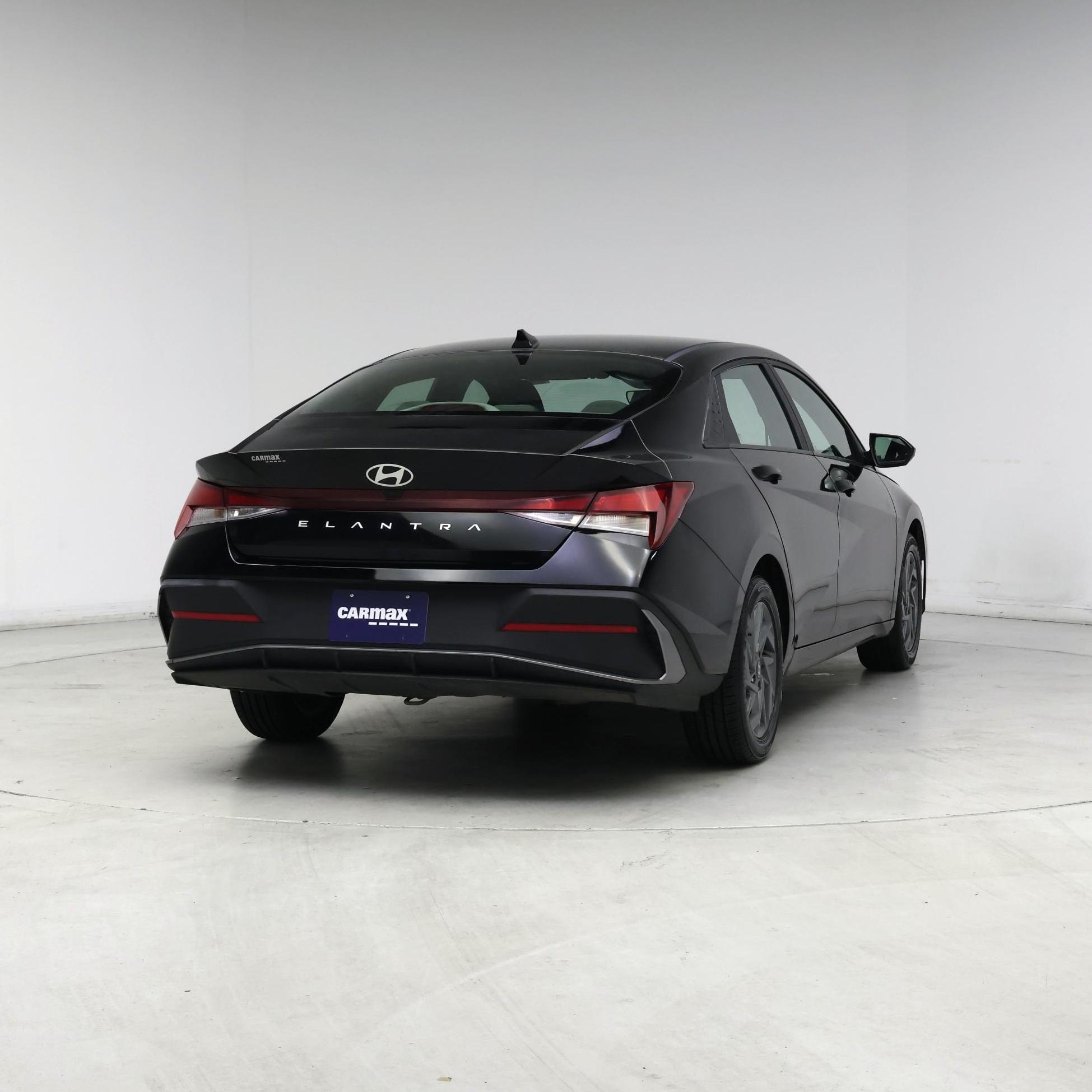 Thumbnail: 2024 Hyundai Elantra - 8