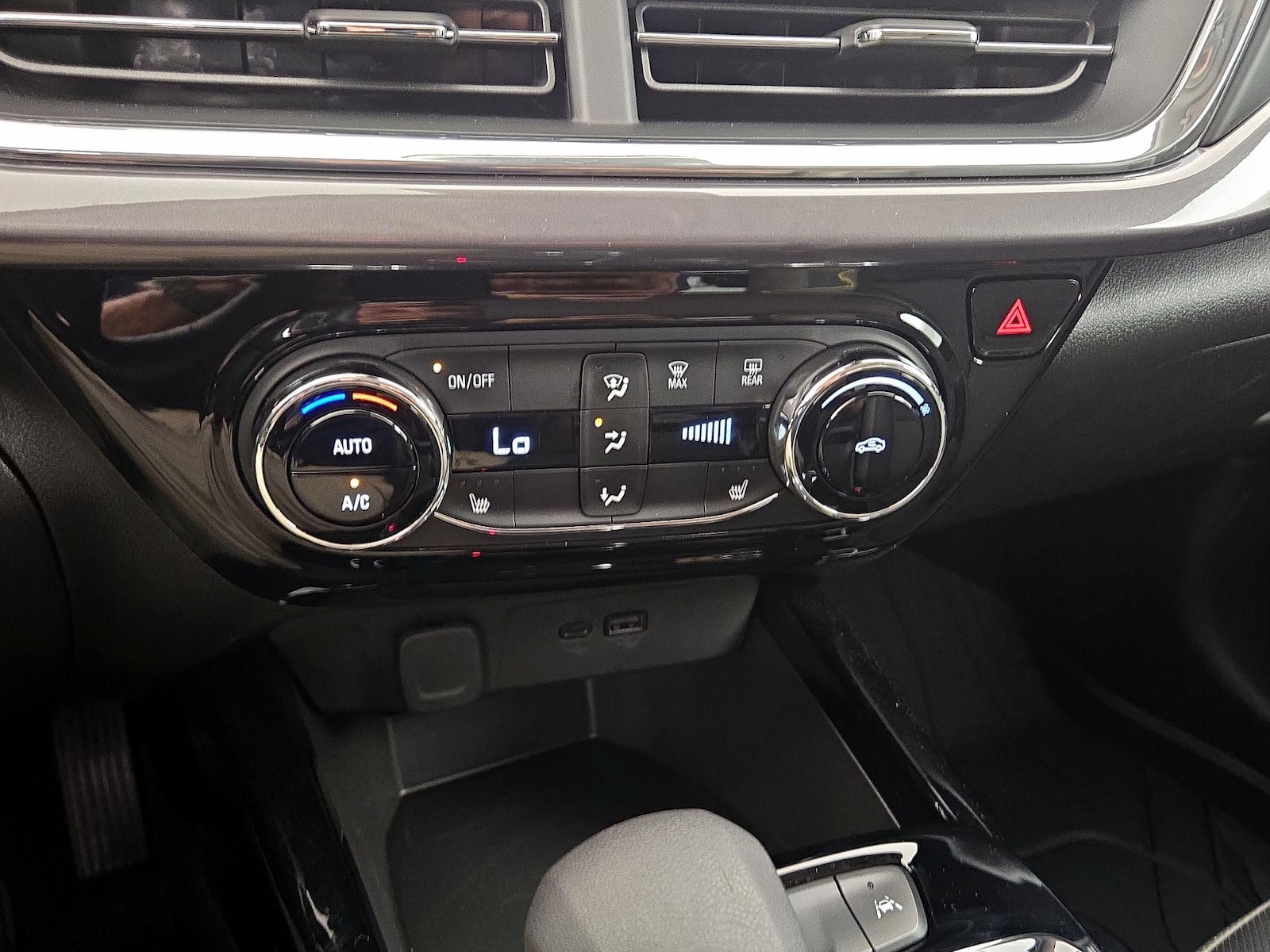 2025 Chevrolet Trax Activ - Photo 17