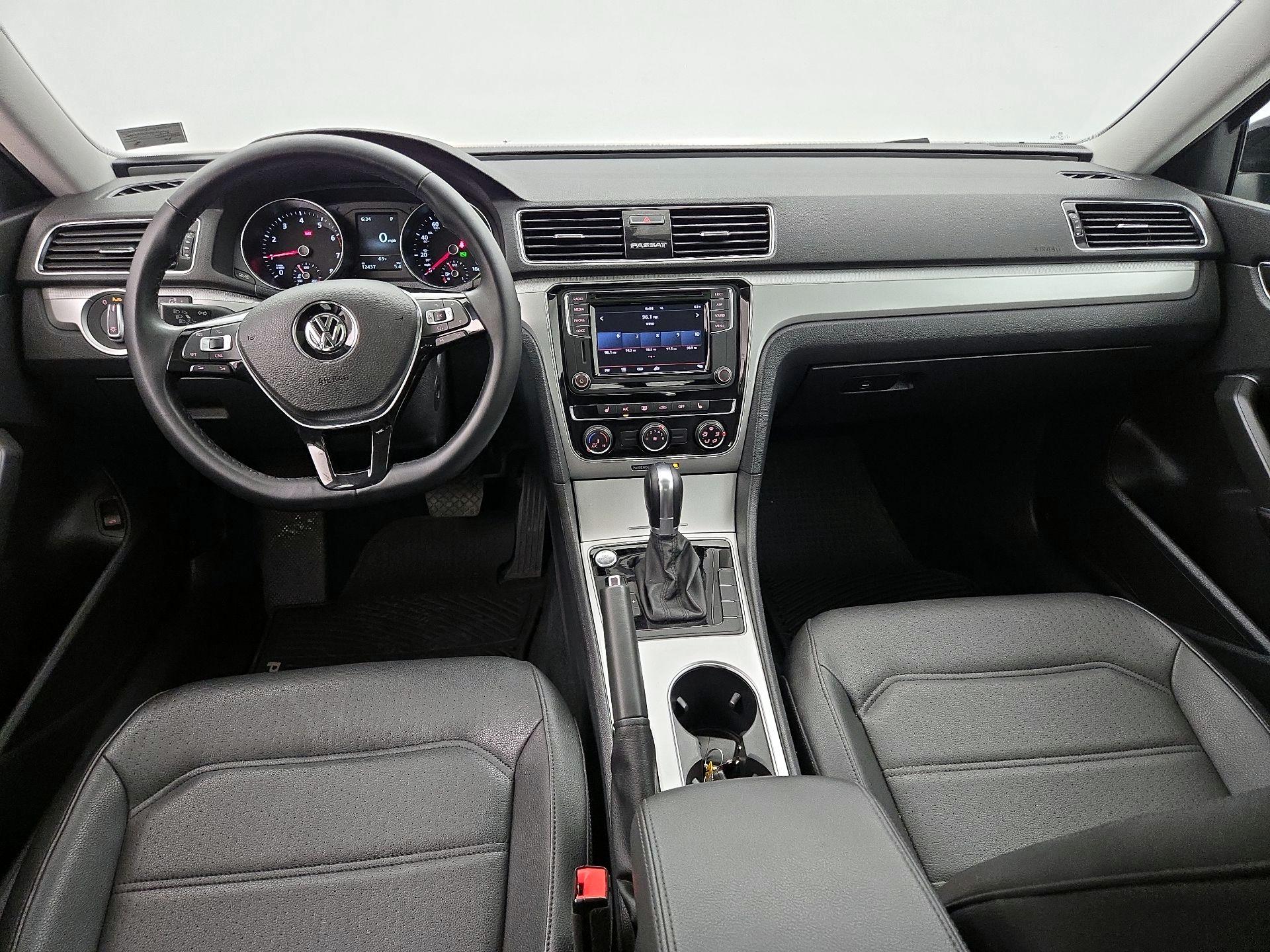 Thumbnail: 2019 Volkswagen Passat - 9