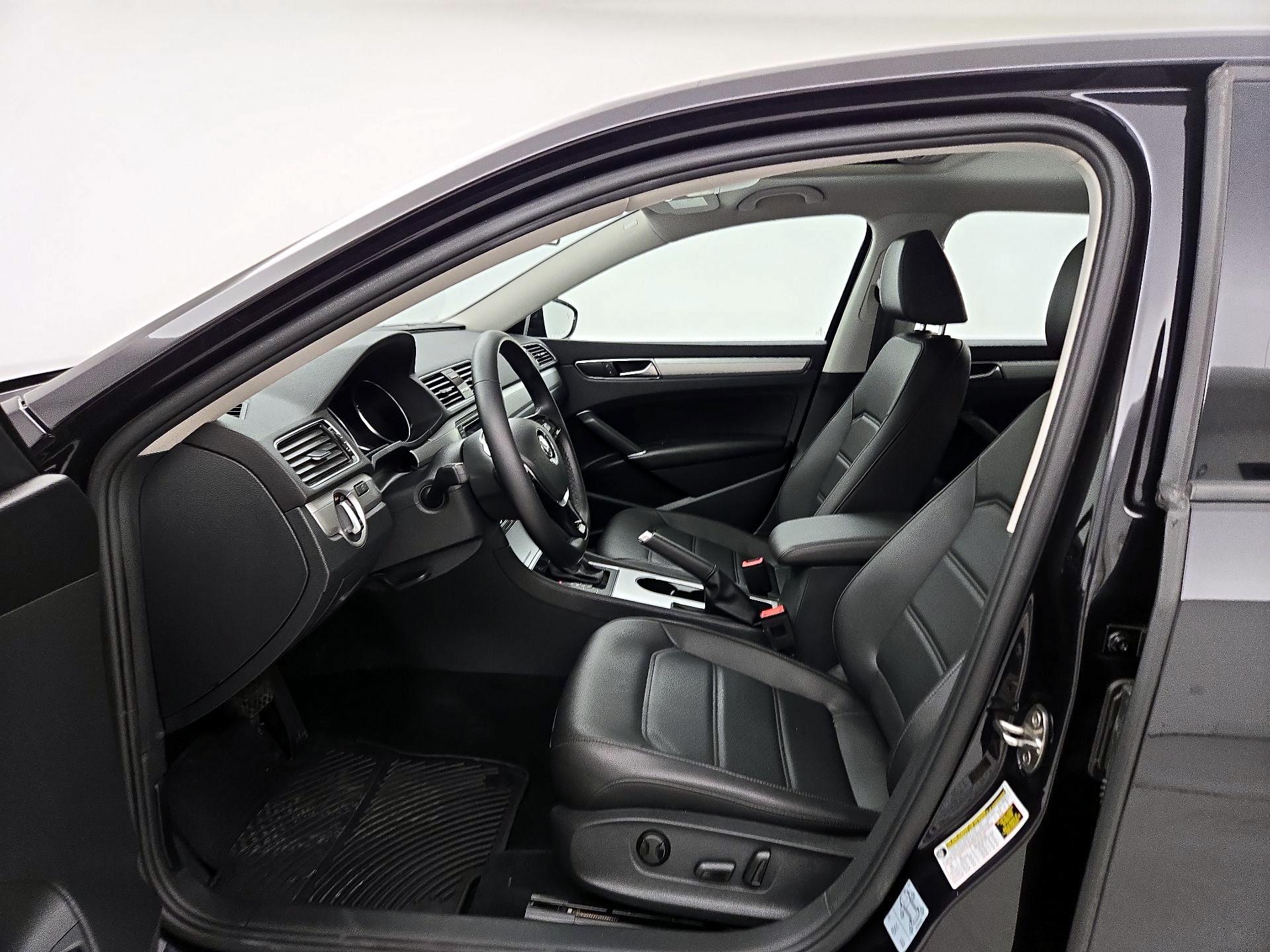 Thumbnail: 2019 Volkswagen Passat - 11