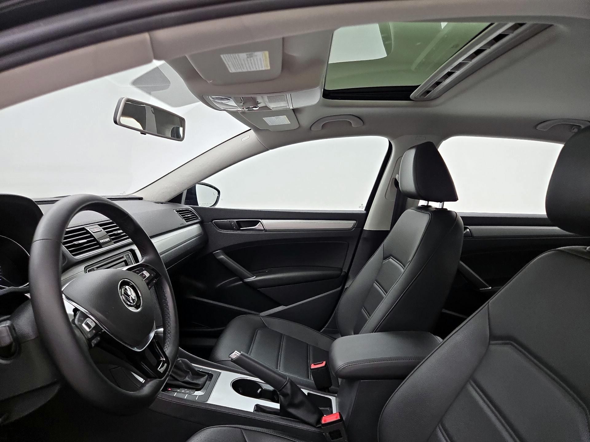 Thumbnail: 2019 Volkswagen Passat - 19