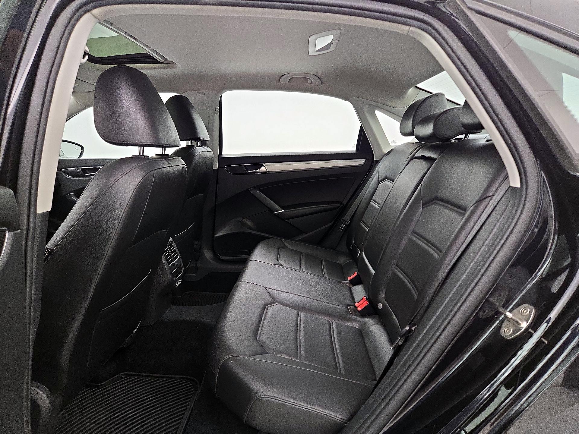 Thumbnail: 2019 Volkswagen Passat - 20