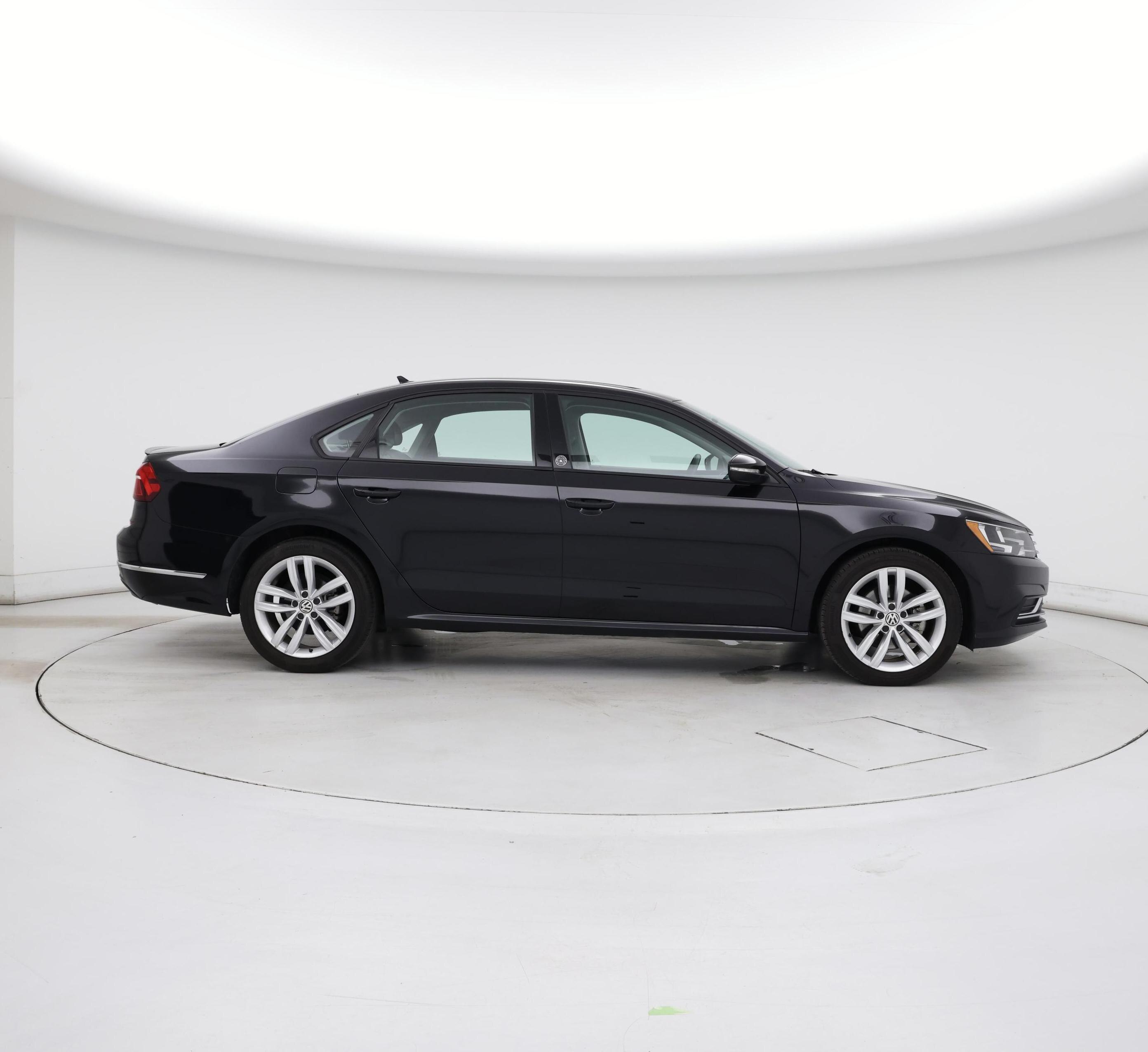 Thumbnail: 2019 Volkswagen Passat - 7