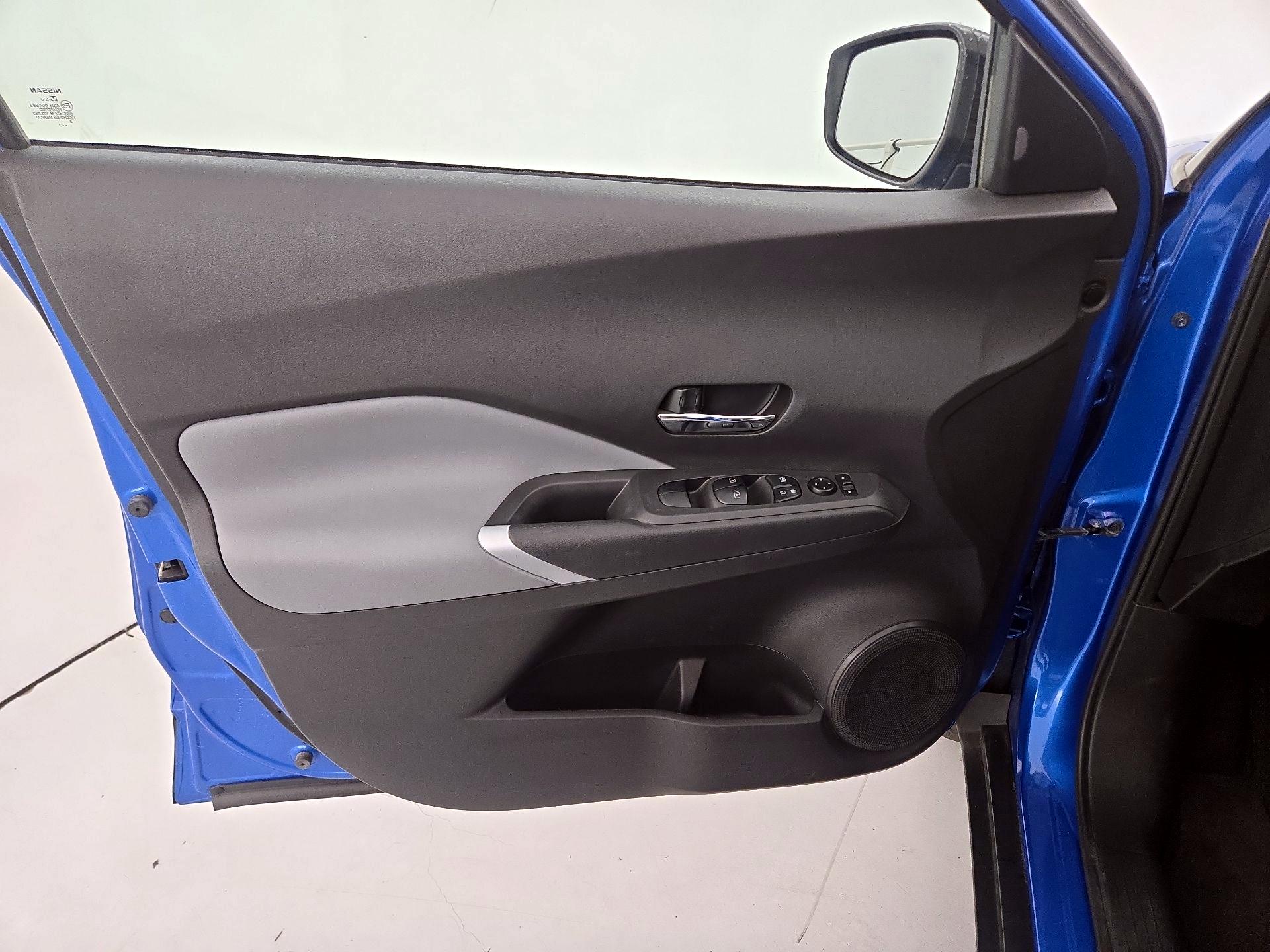 Thumbnail: 2023 Nissan Kicks - 12