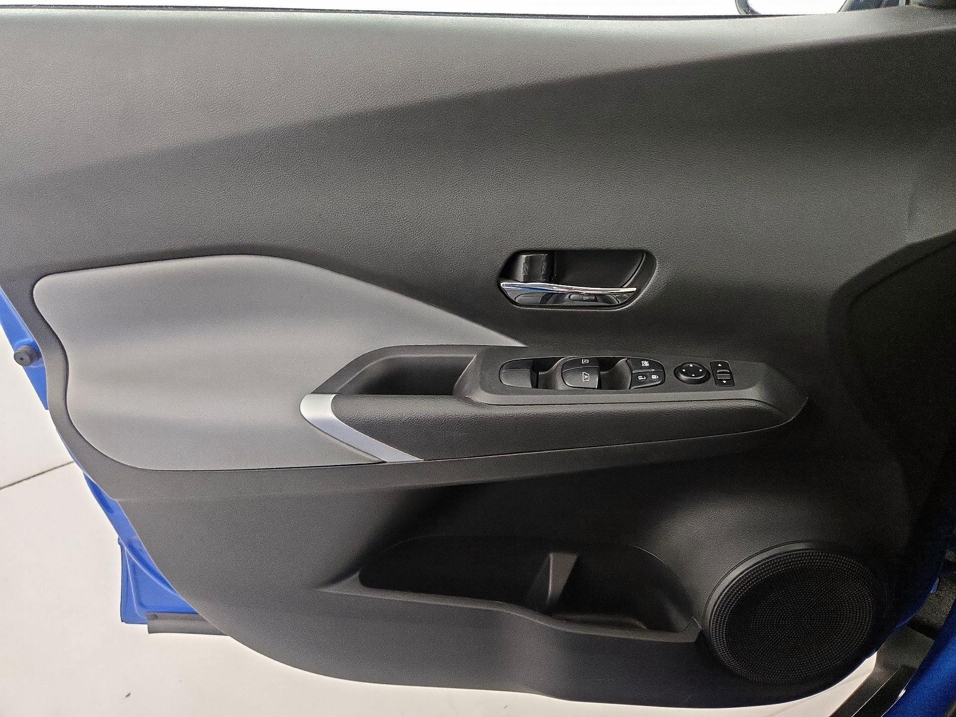 Thumbnail: 2023 Nissan Kicks - 14