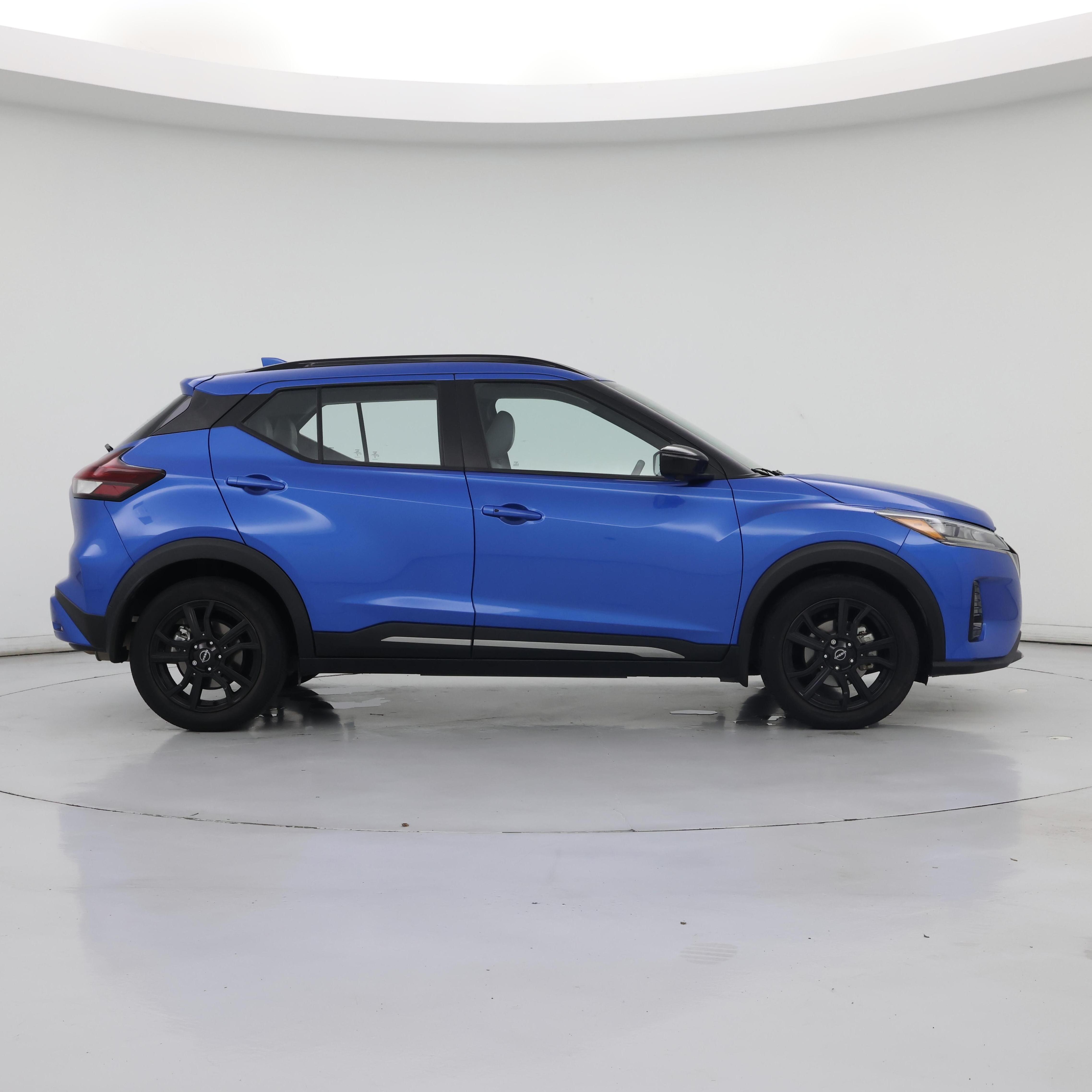 Thumbnail: 2023 Nissan Kicks - 7