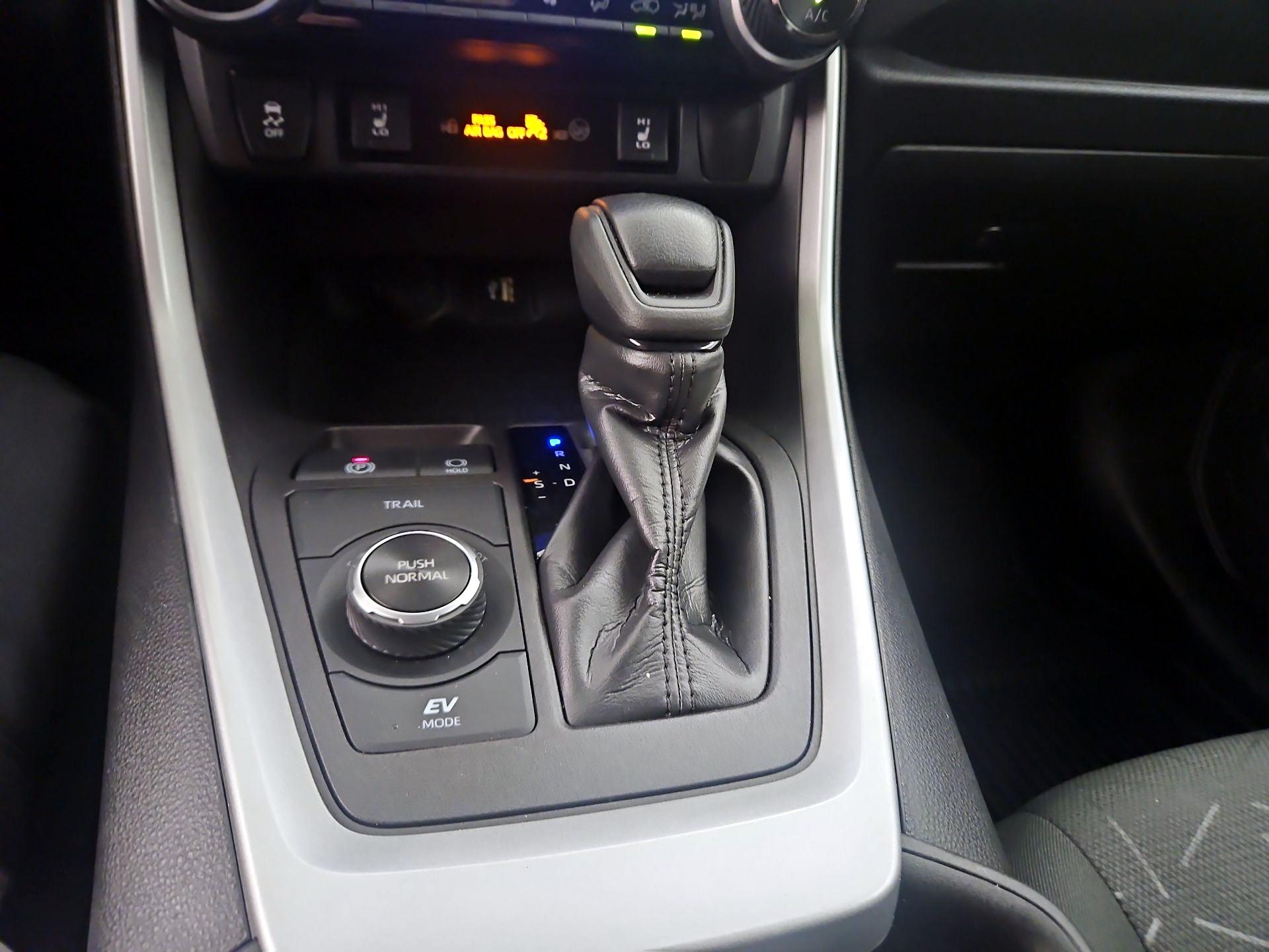 Thumbnail: 2024 Toyota RAV4 - 17