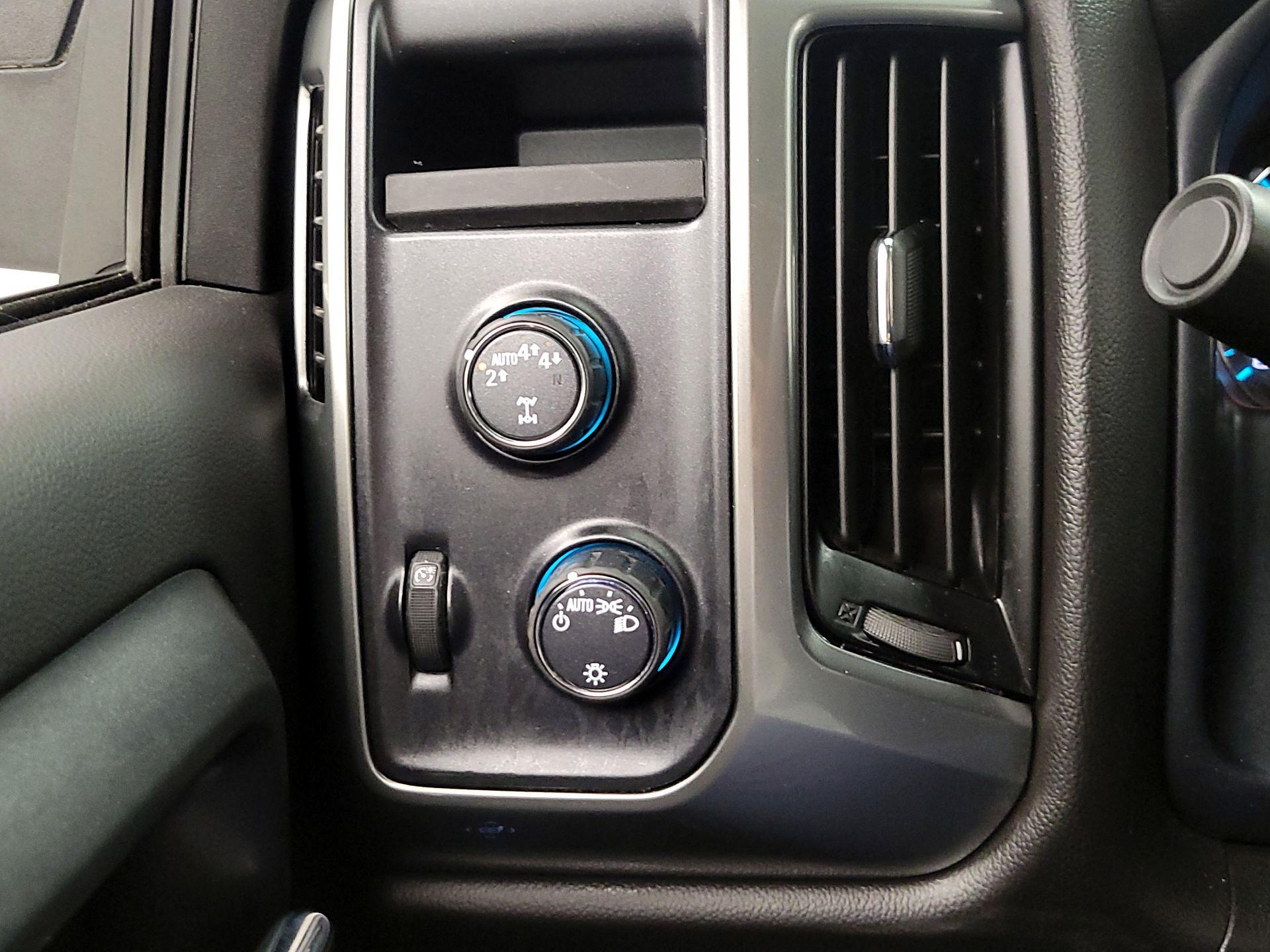 Thumbnail: 2019 Chevrolet Silverado 1500 - 13