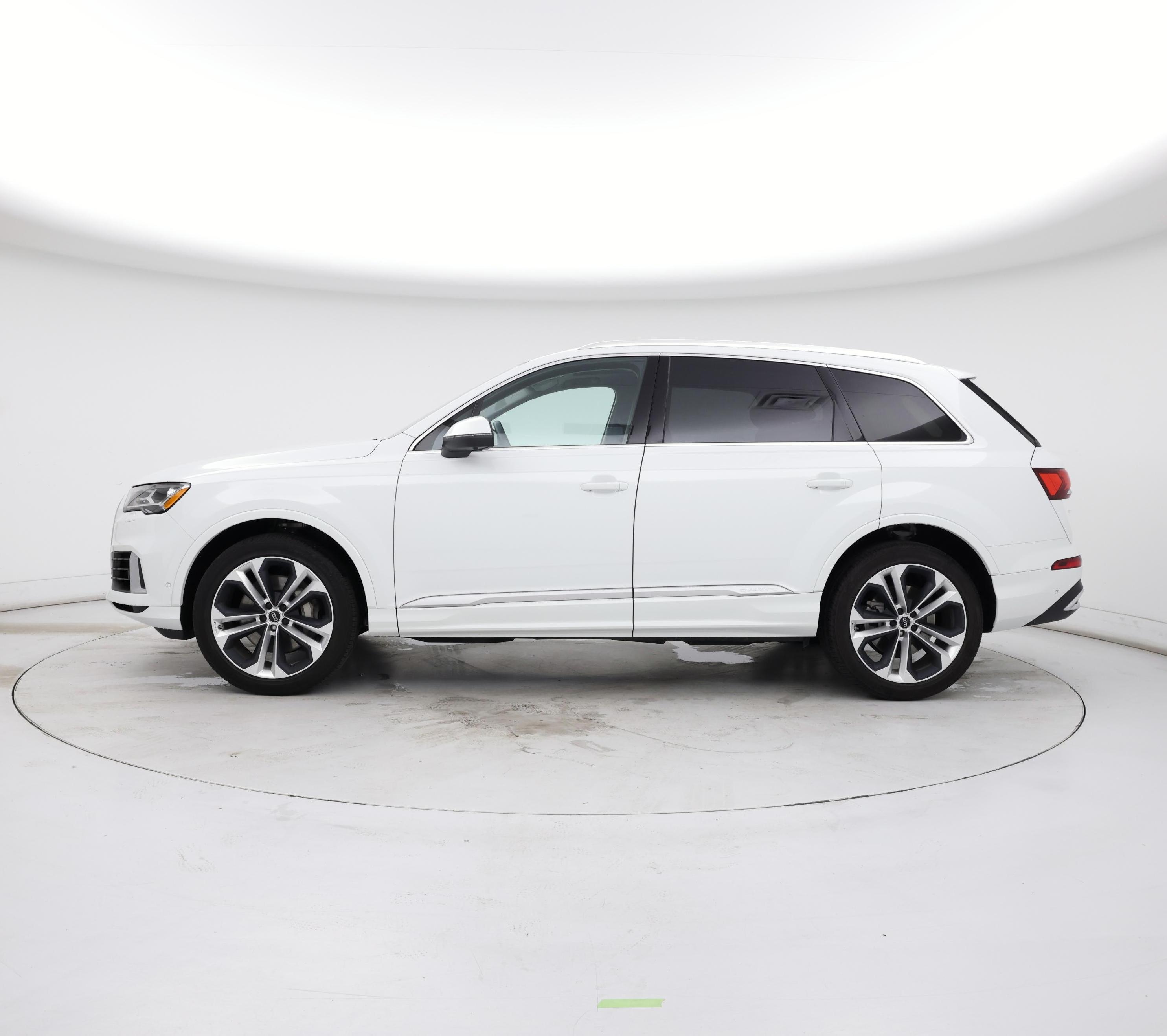 Thumbnail: 2022 Audi Q7 - 3