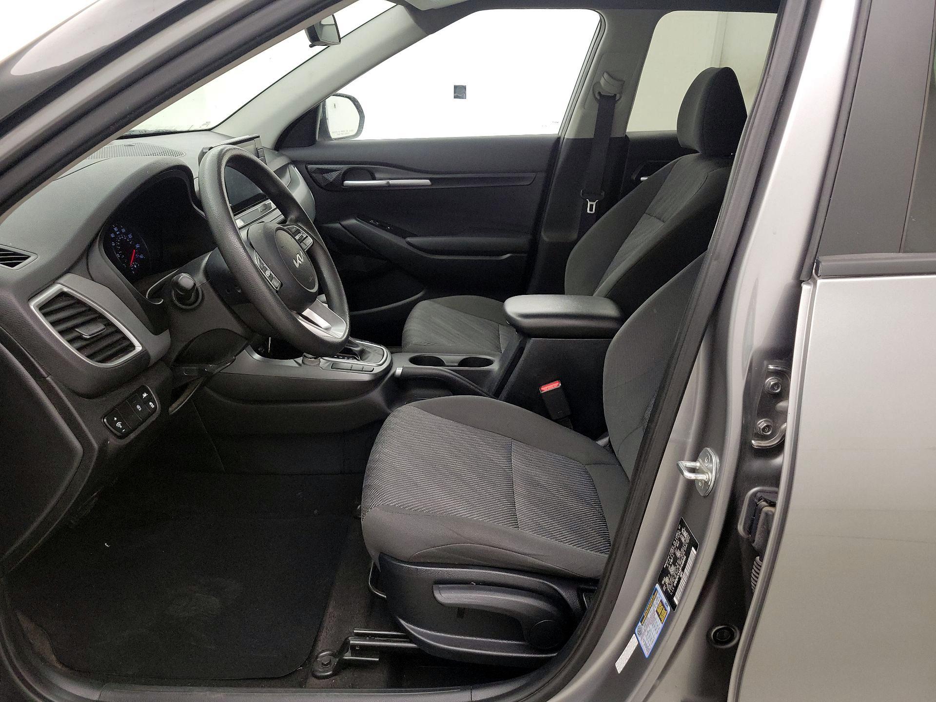 Thumbnail: 2023 Kia Seltos - 11