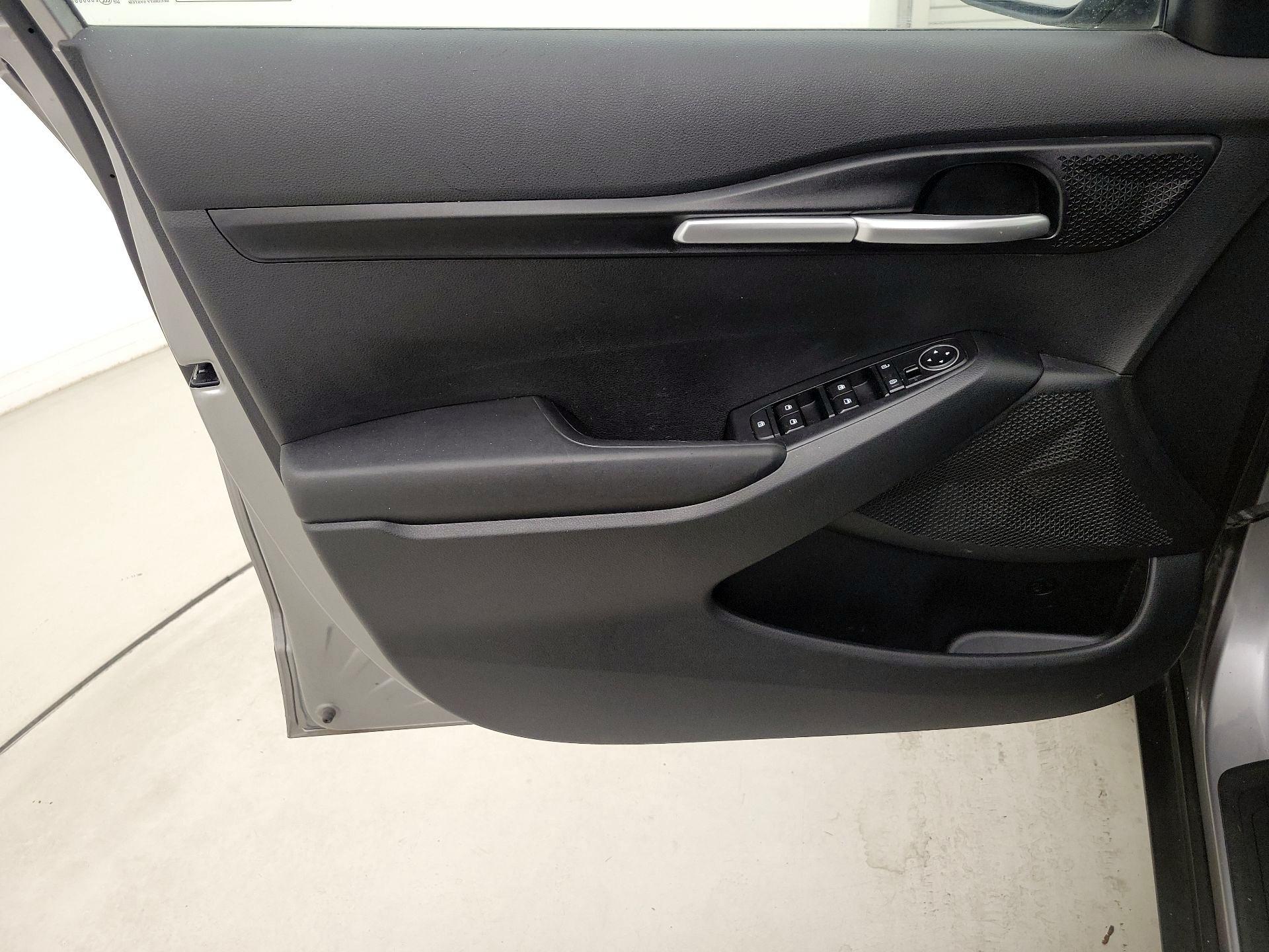 Thumbnail: 2023 Kia Seltos - 12