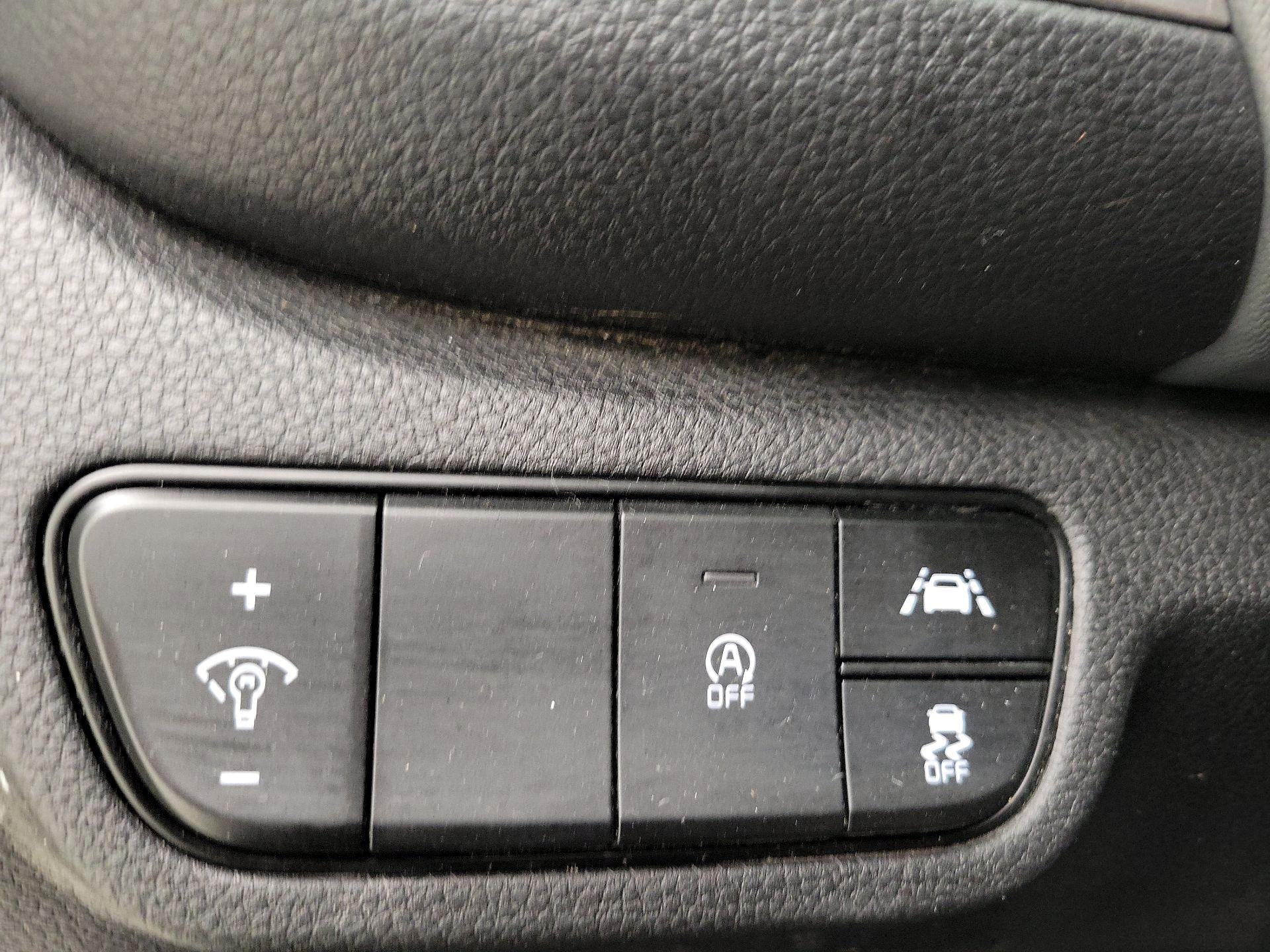 Thumbnail: 2023 Kia Seltos - 13