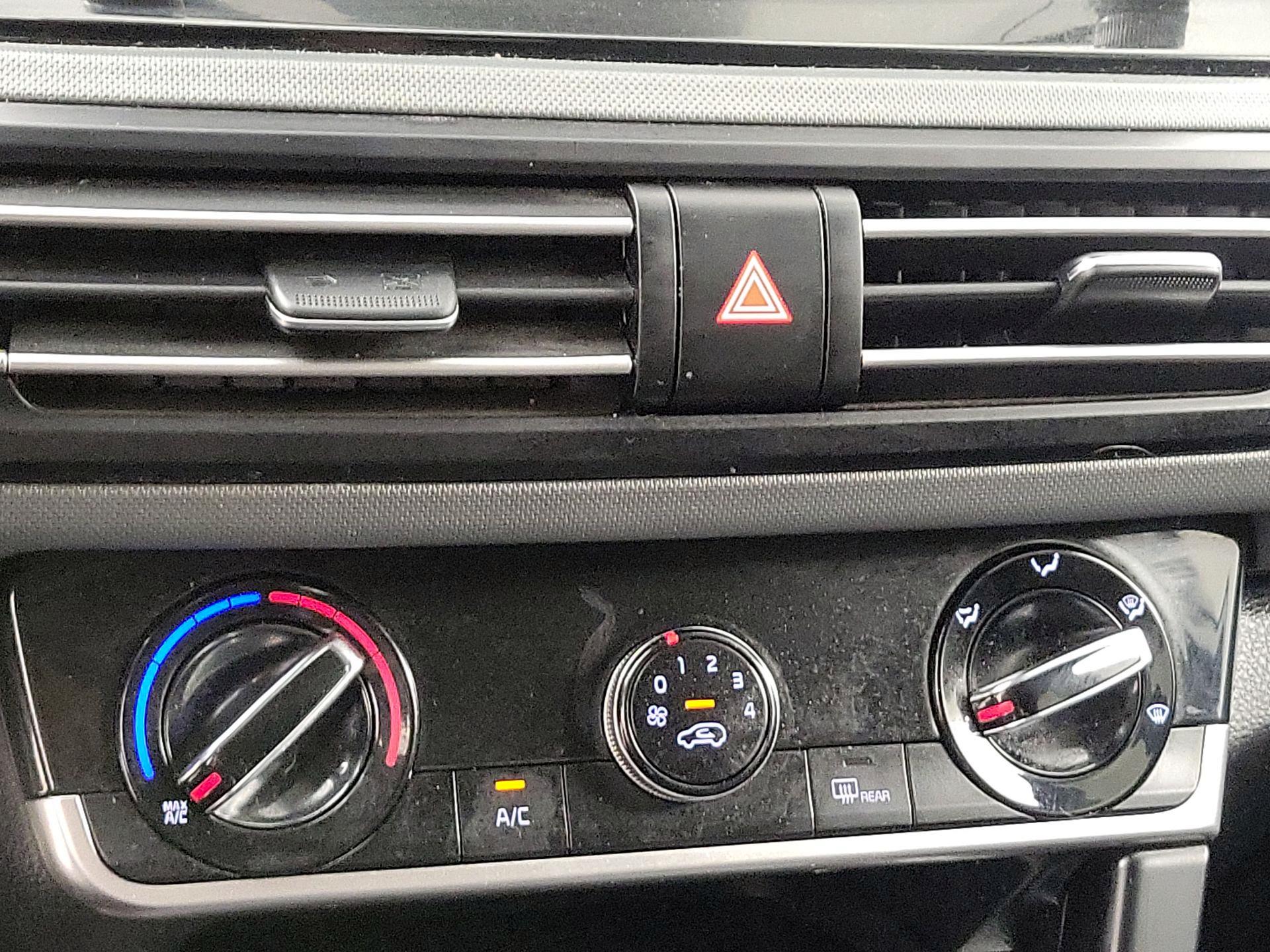 Thumbnail: 2023 Kia Seltos - 16