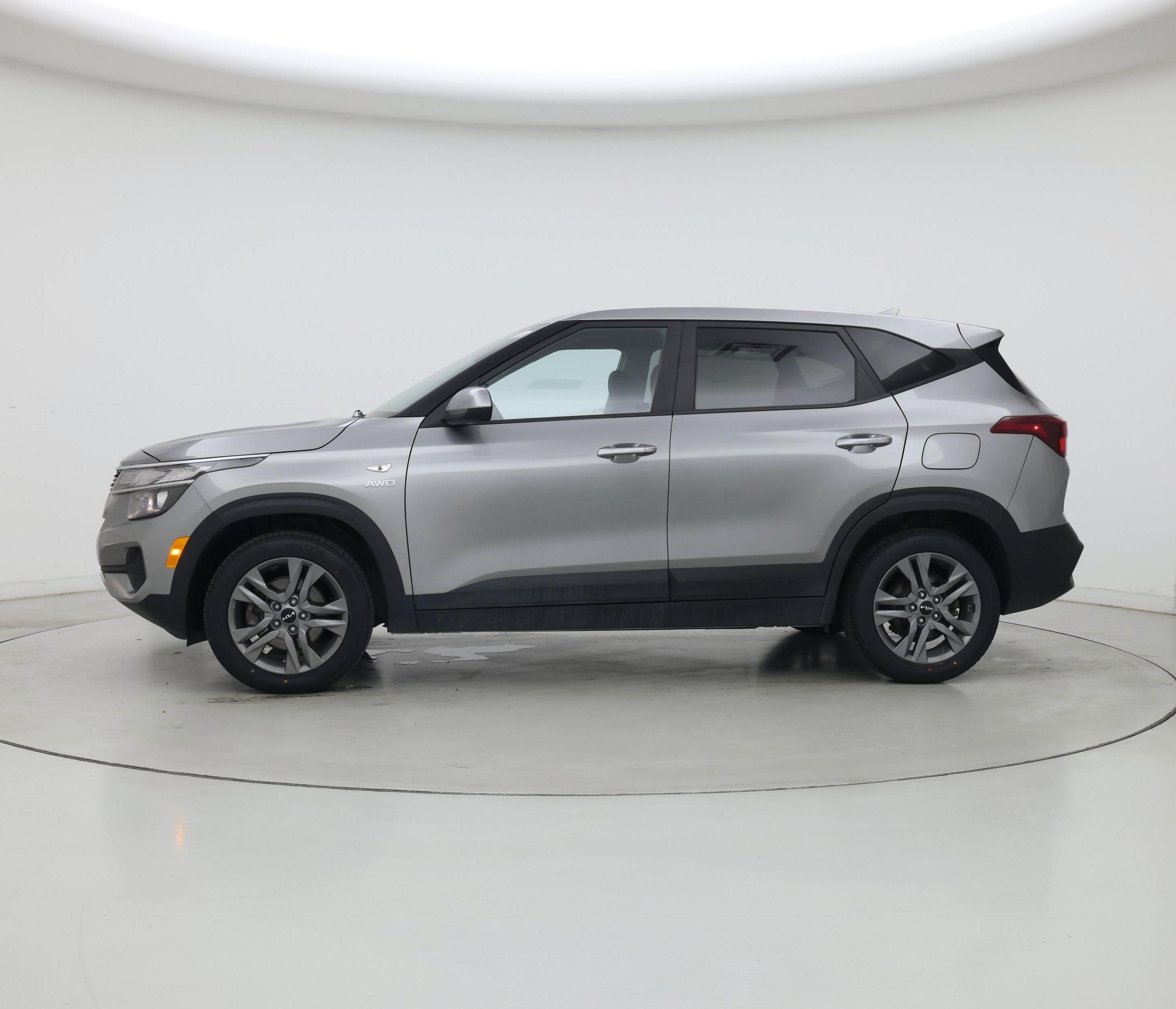 Thumbnail: 2023 Kia Seltos - 3