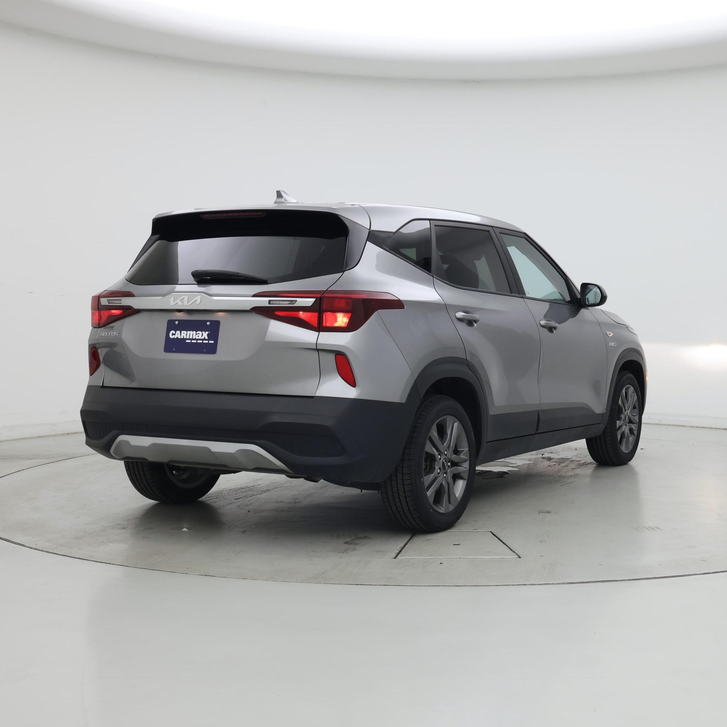 Thumbnail: 2023 Kia Seltos - 8