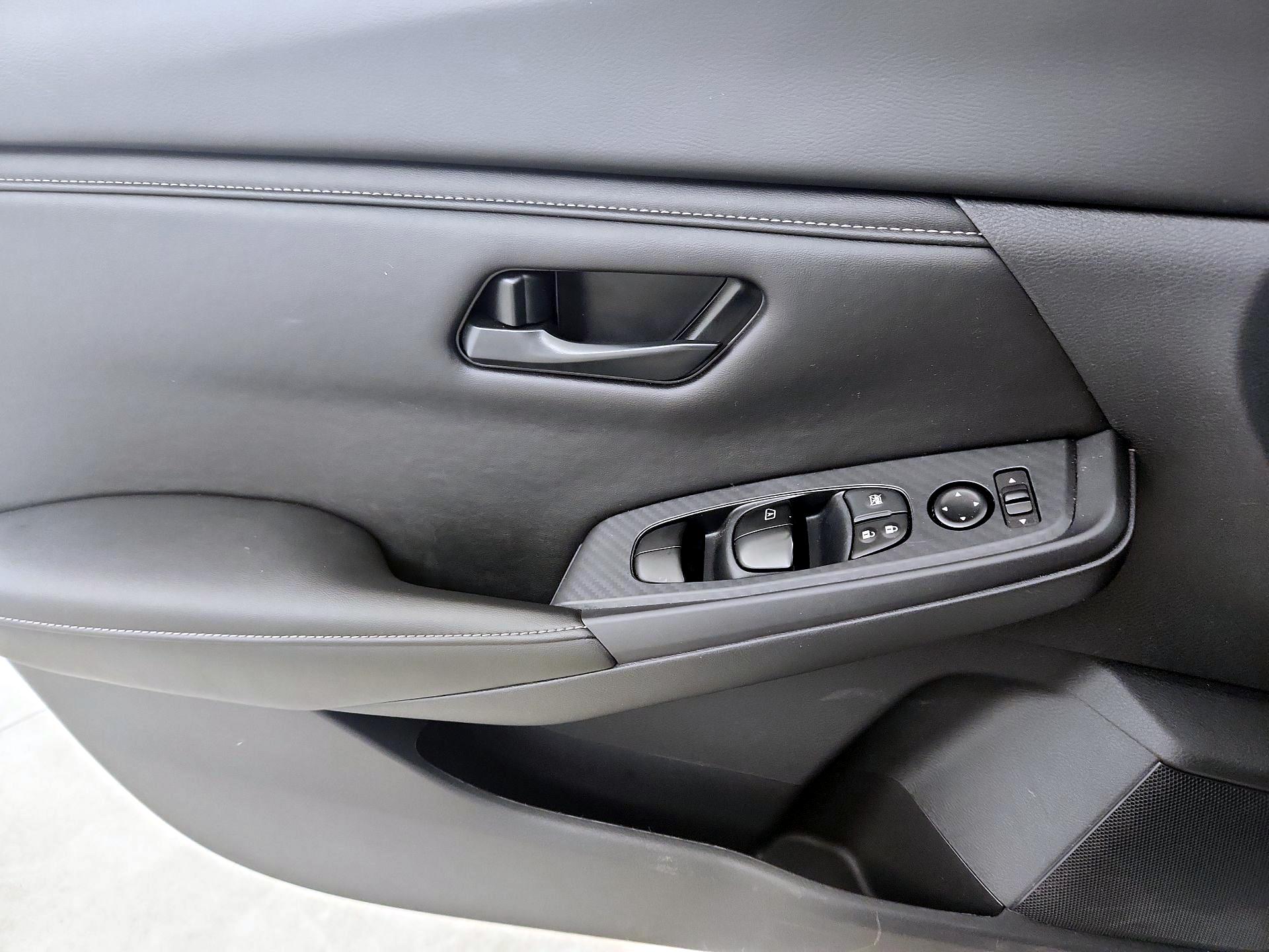 Thumbnail: 2025 Nissan Sentra - 10