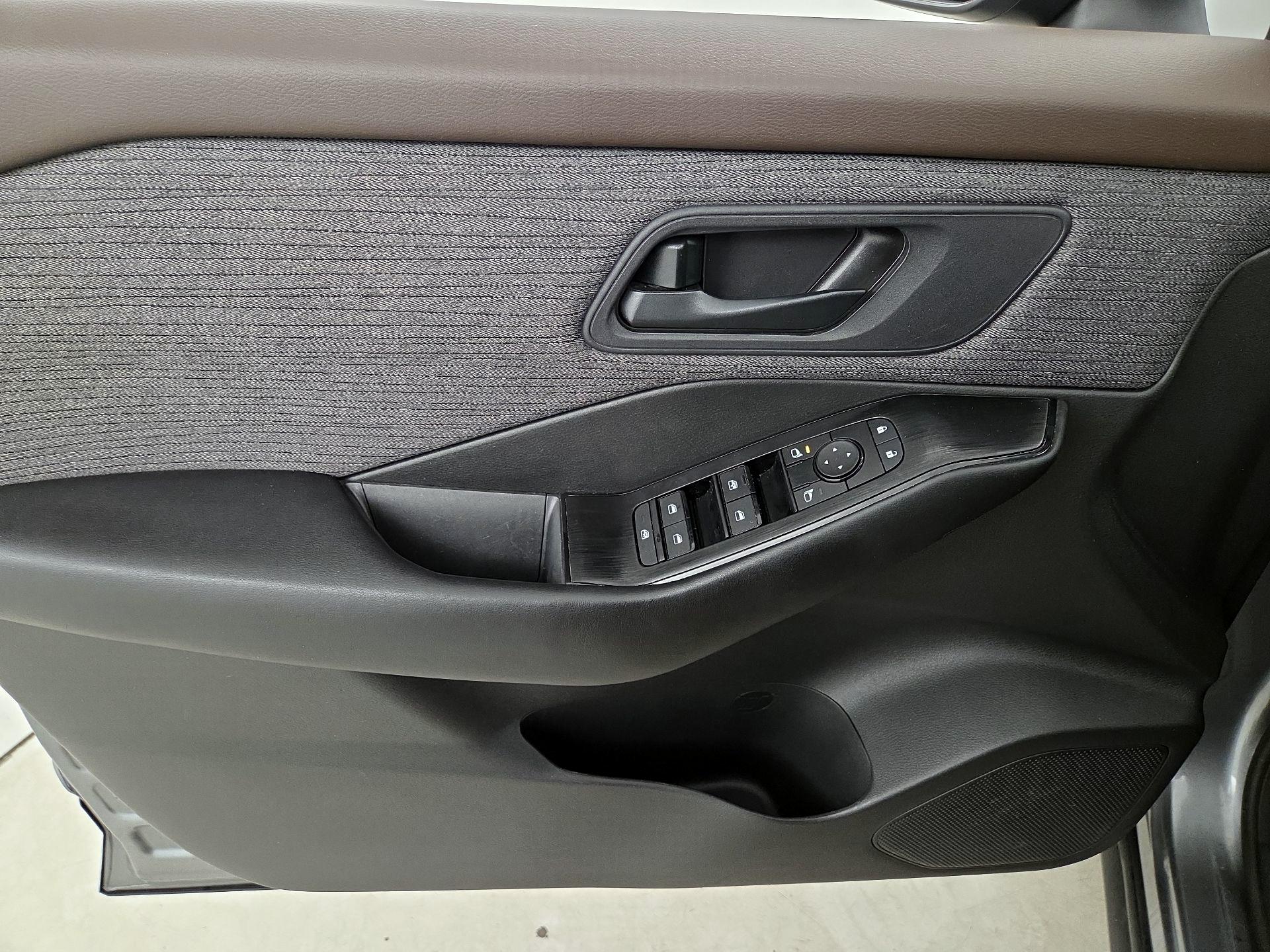 Thumbnail: 2023 Nissan Rogue - 12