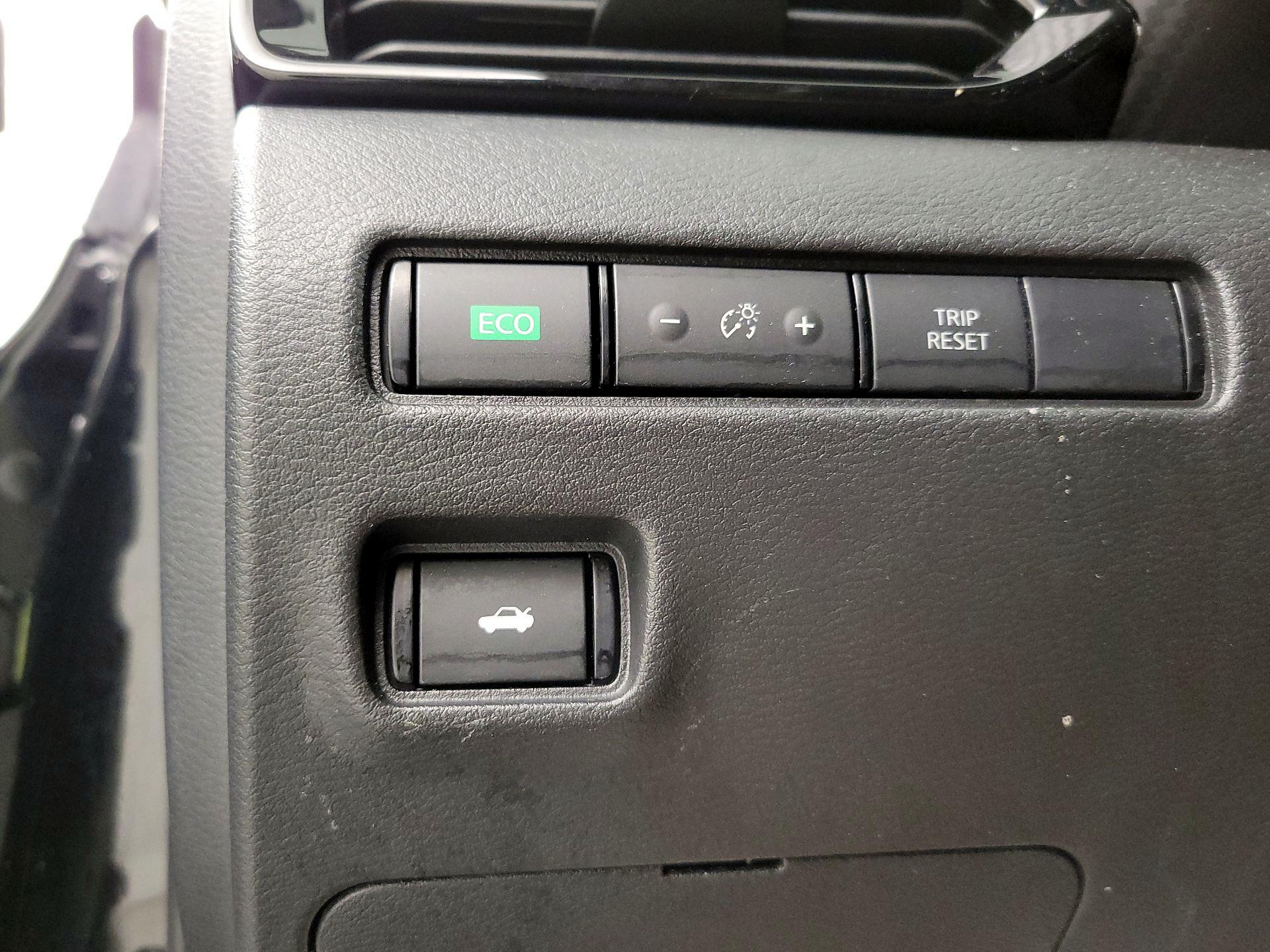 Thumbnail: 2023 Nissan Sentra - 13