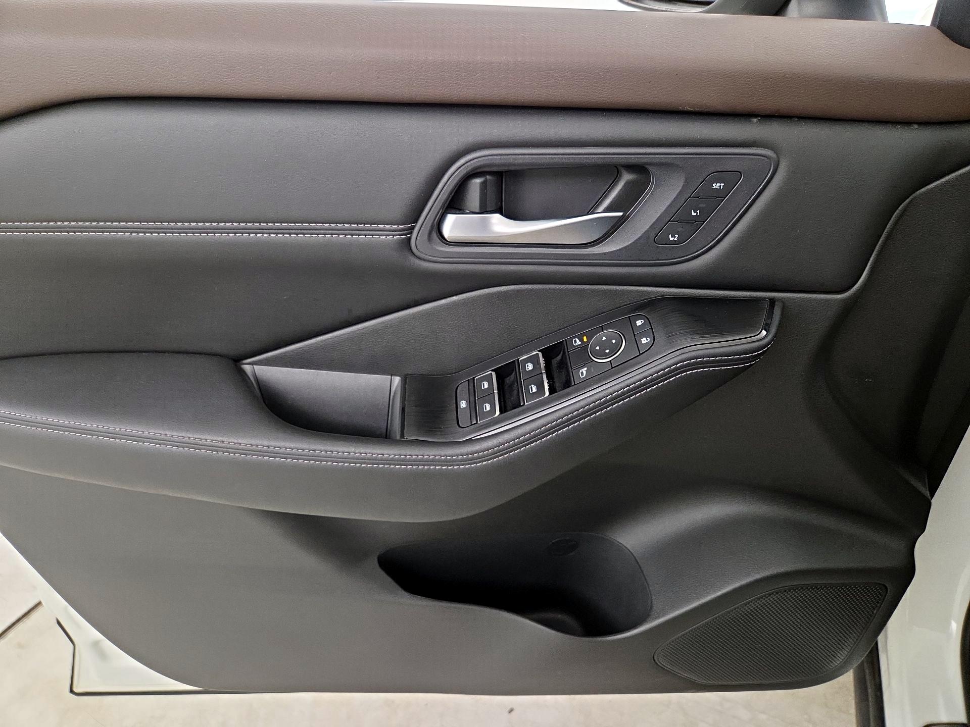 Thumbnail: 2023 Nissan Rogue - 12