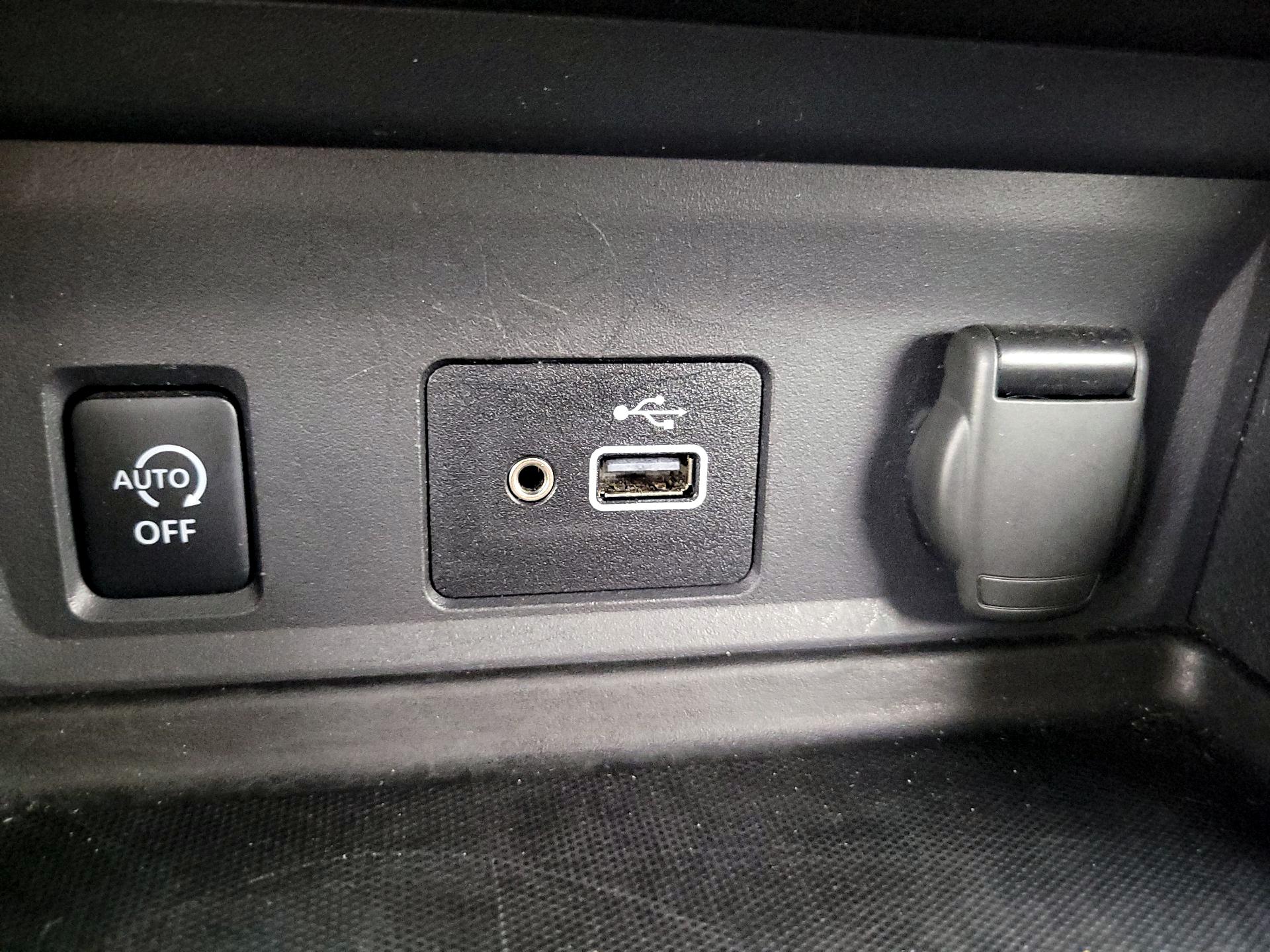 Thumbnail: 2025 Nissan Sentra - 18