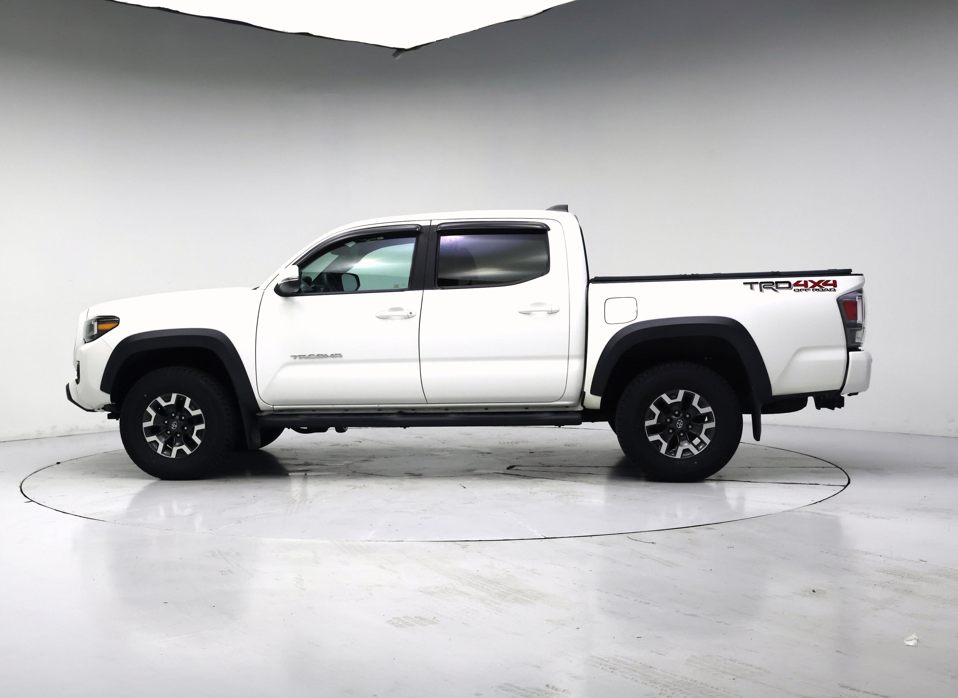 Thumbnail: 2021 Toyota Tacoma - 3
