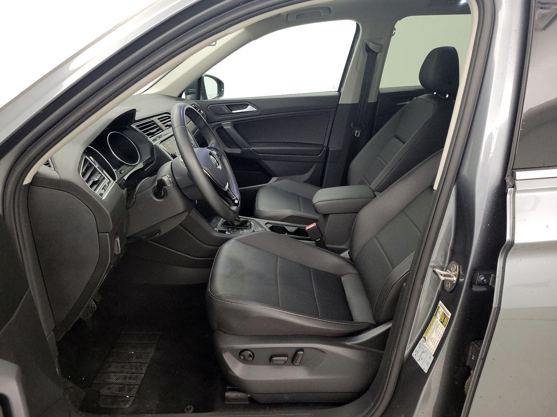 Thumbnail: 2020 Volkswagen Tiguan - 11