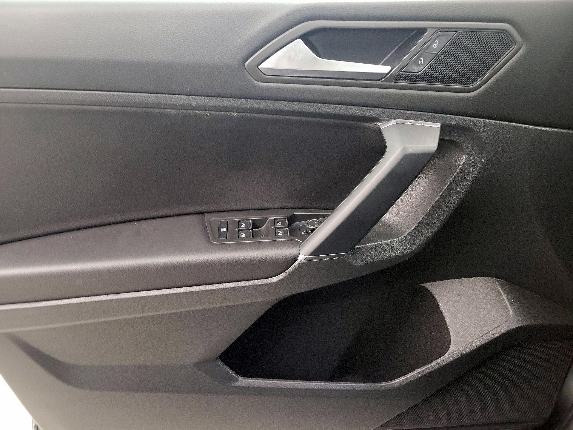 Thumbnail: 2020 Volkswagen Tiguan - 12