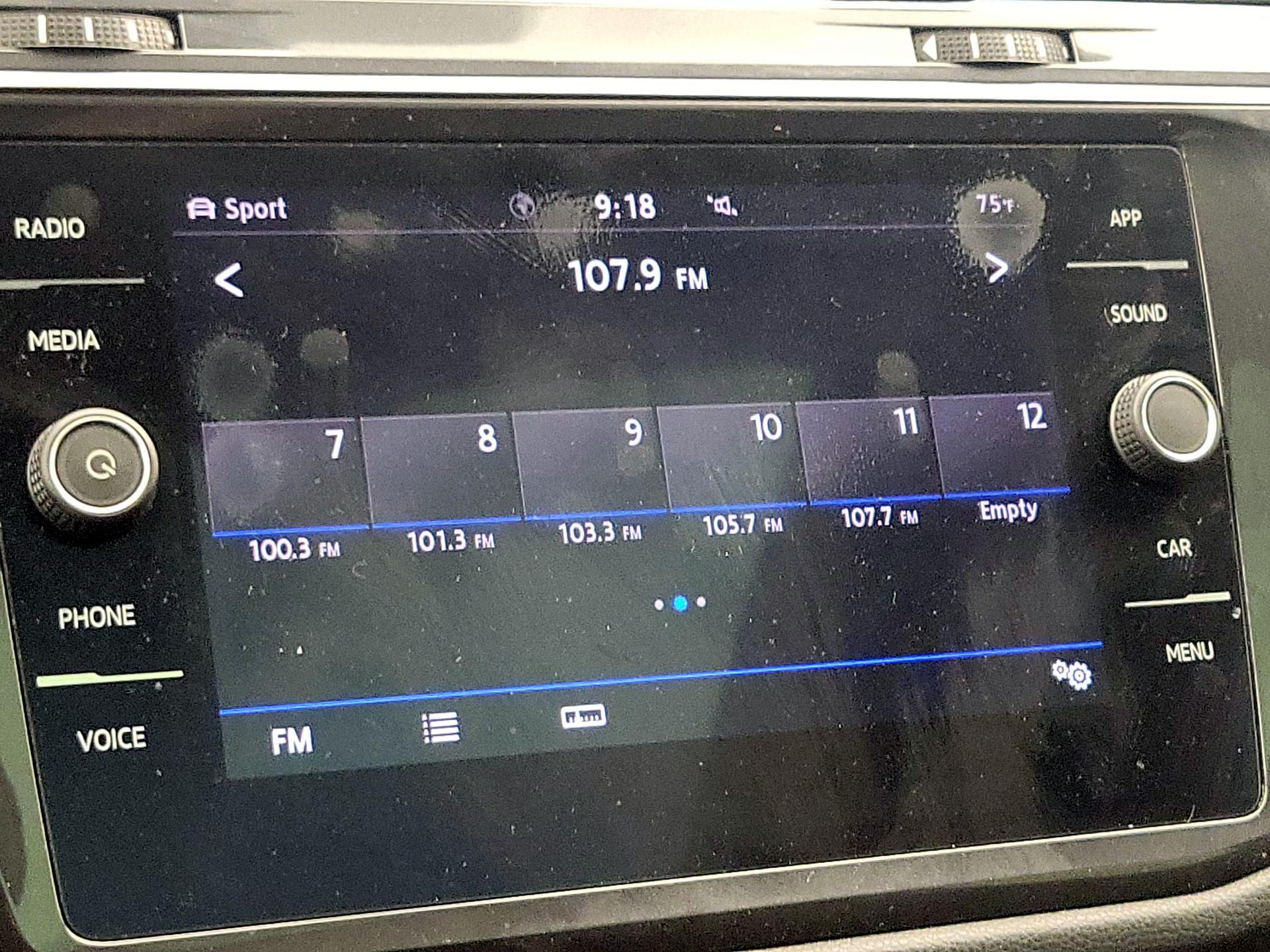 Thumbnail: 2020 Volkswagen Tiguan - 15