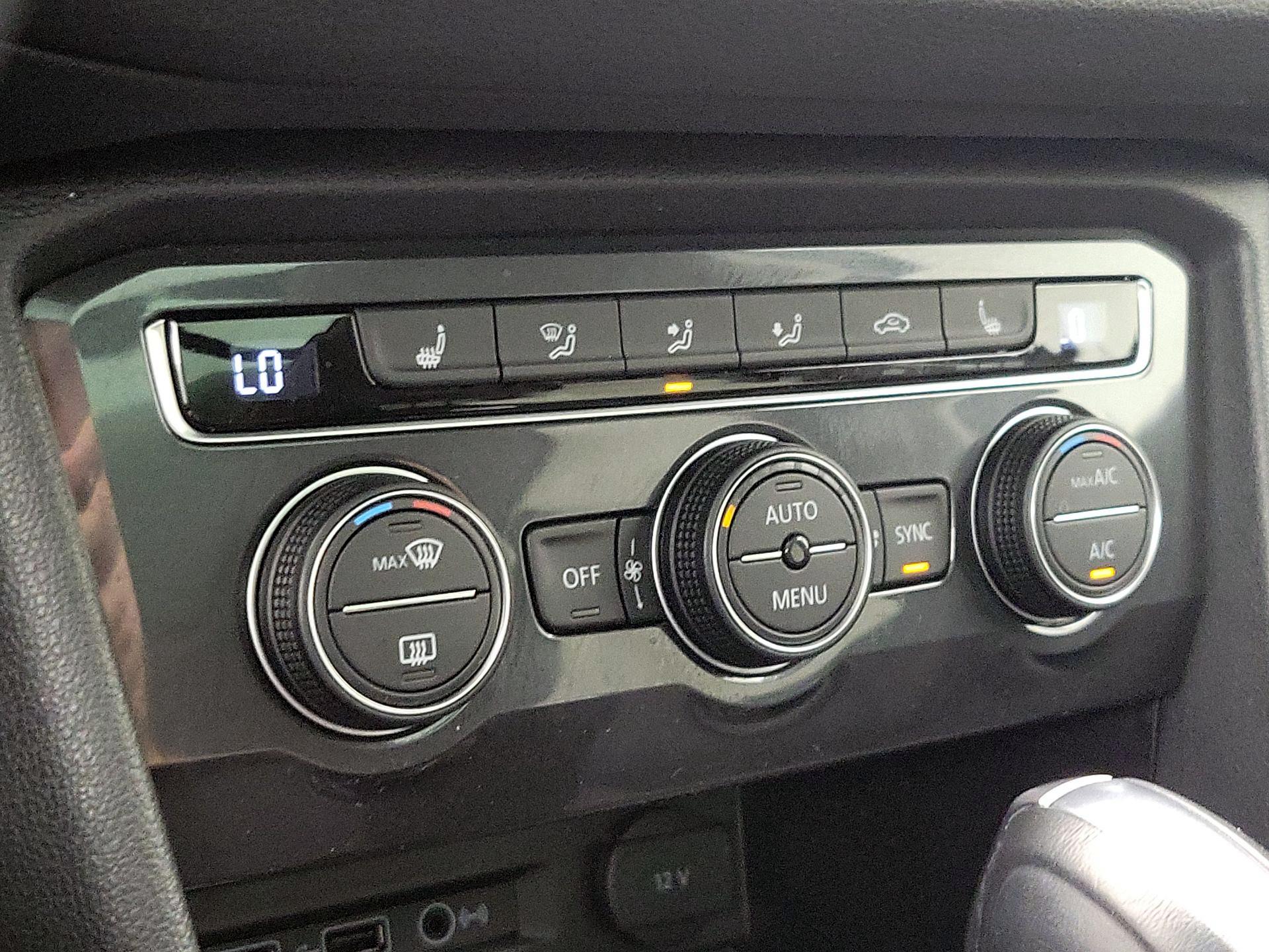 Thumbnail: 2020 Volkswagen Tiguan - 16