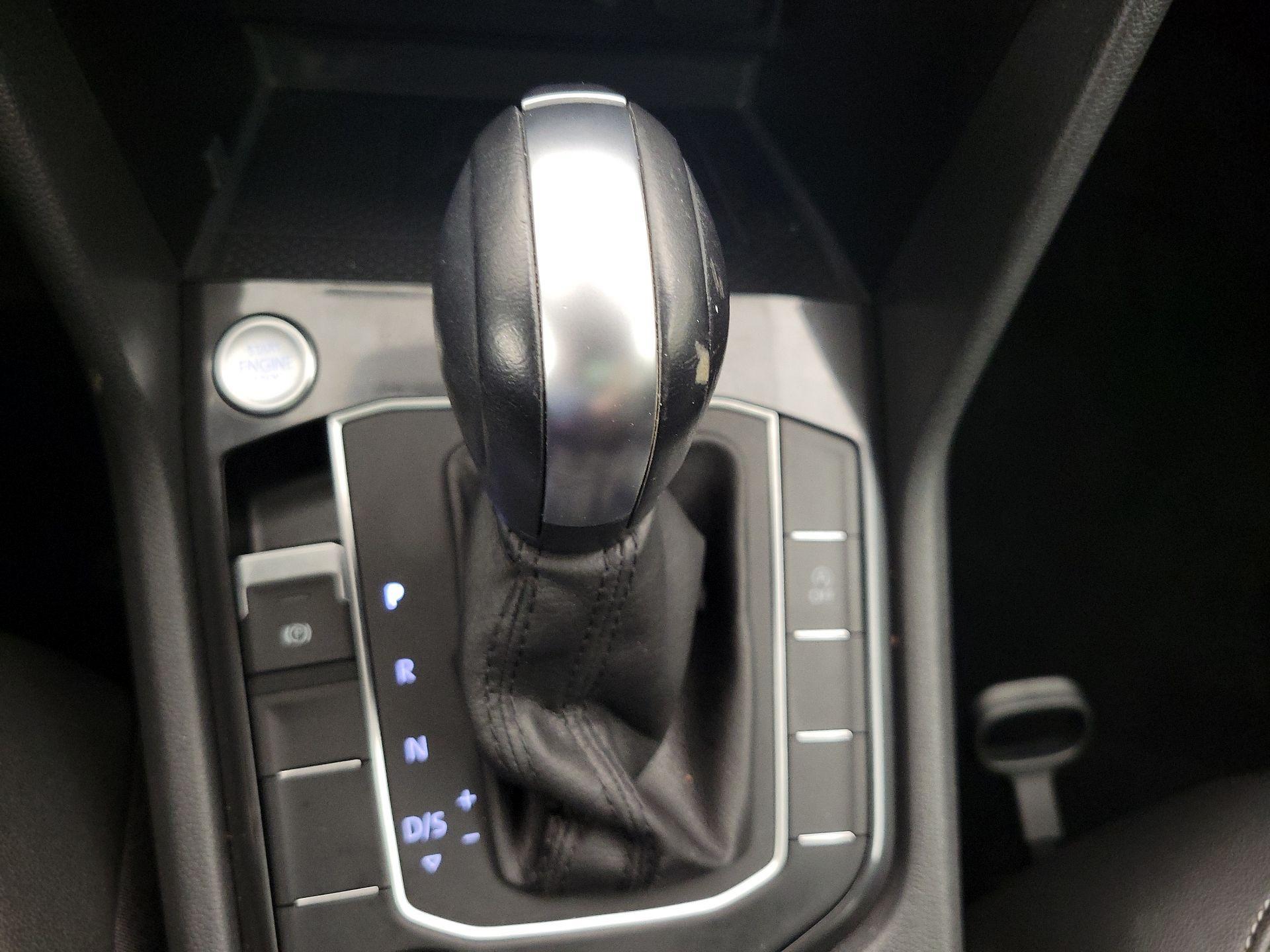 Thumbnail: 2020 Volkswagen Tiguan - 17