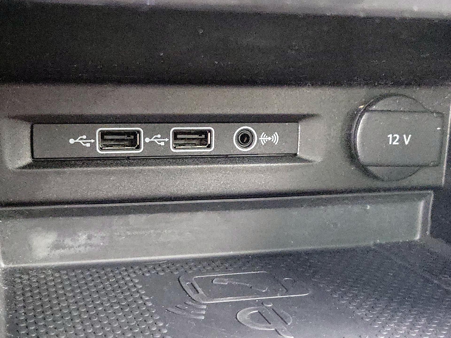 Thumbnail: 2020 Volkswagen Tiguan - 18