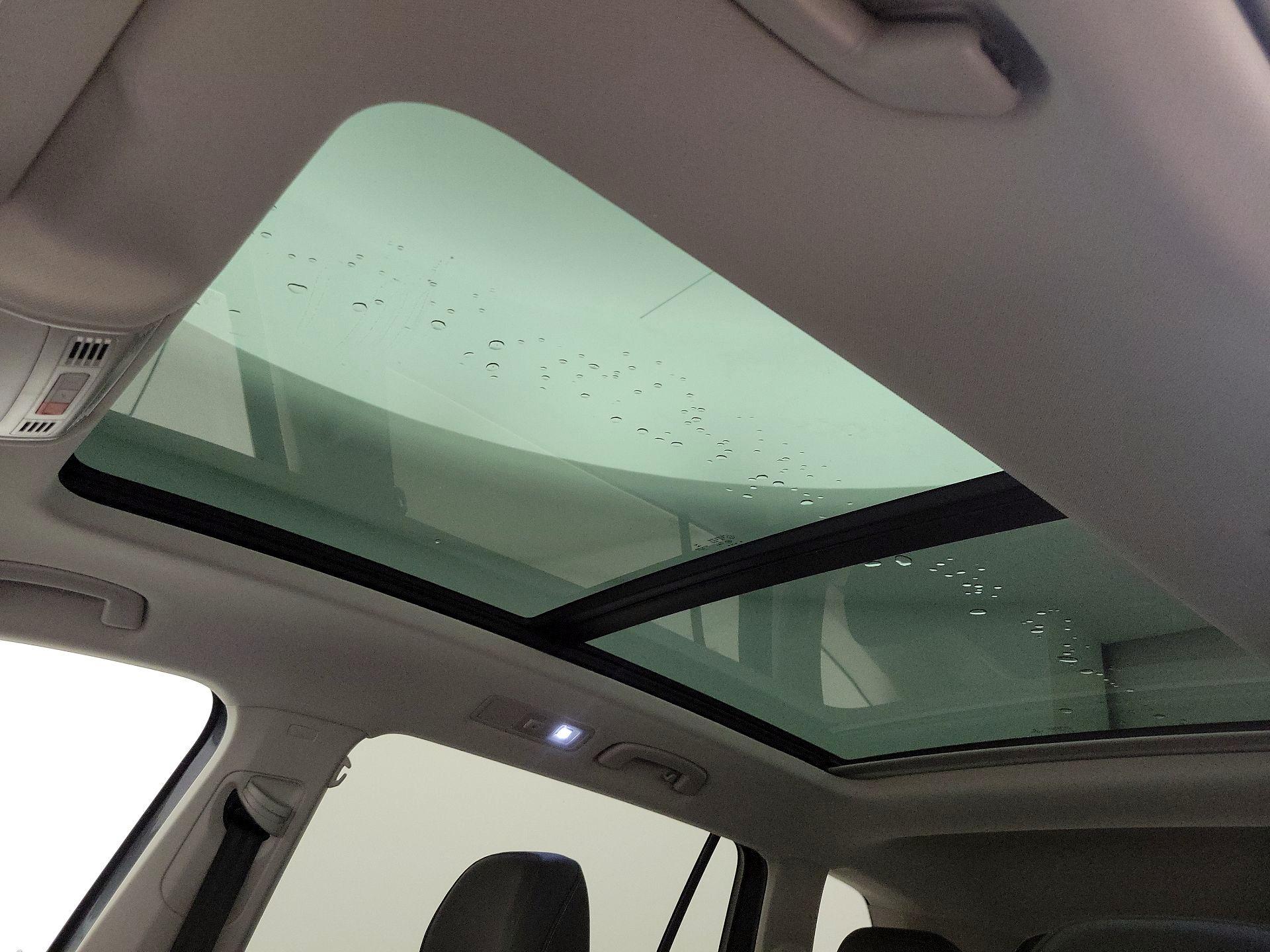 Thumbnail: 2020 Volkswagen Tiguan - 19