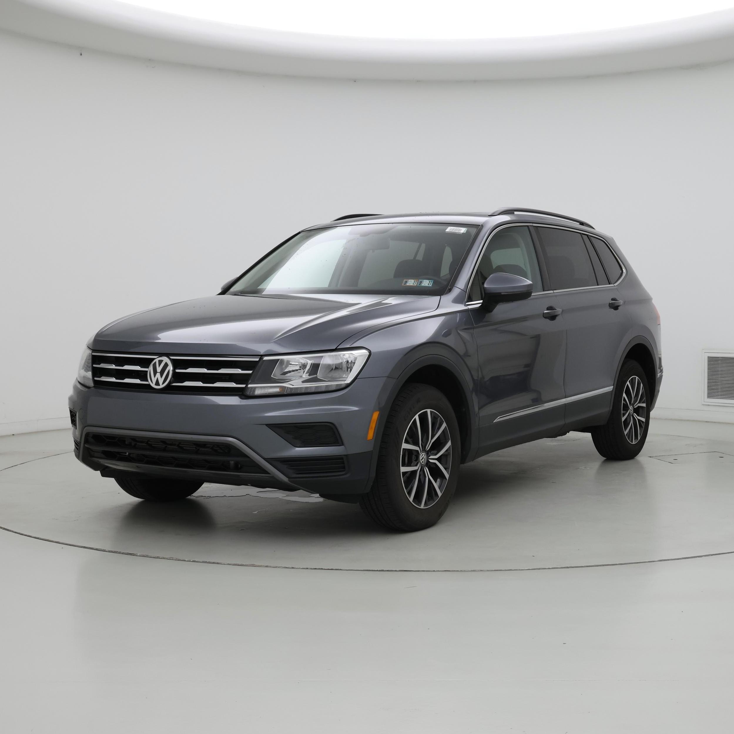 Thumbnail: 2020 Volkswagen Tiguan - 4
