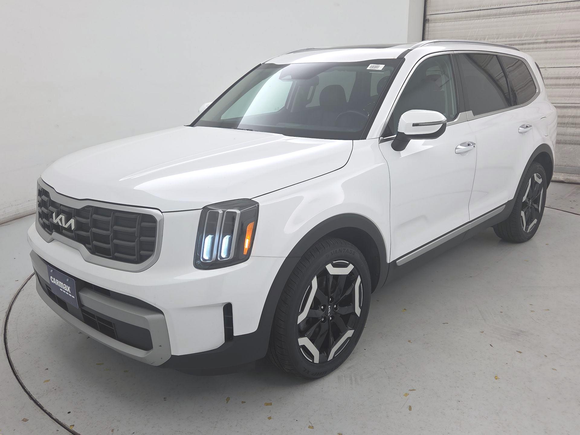 Thumbnail: 2023 Kia Telluride - 3