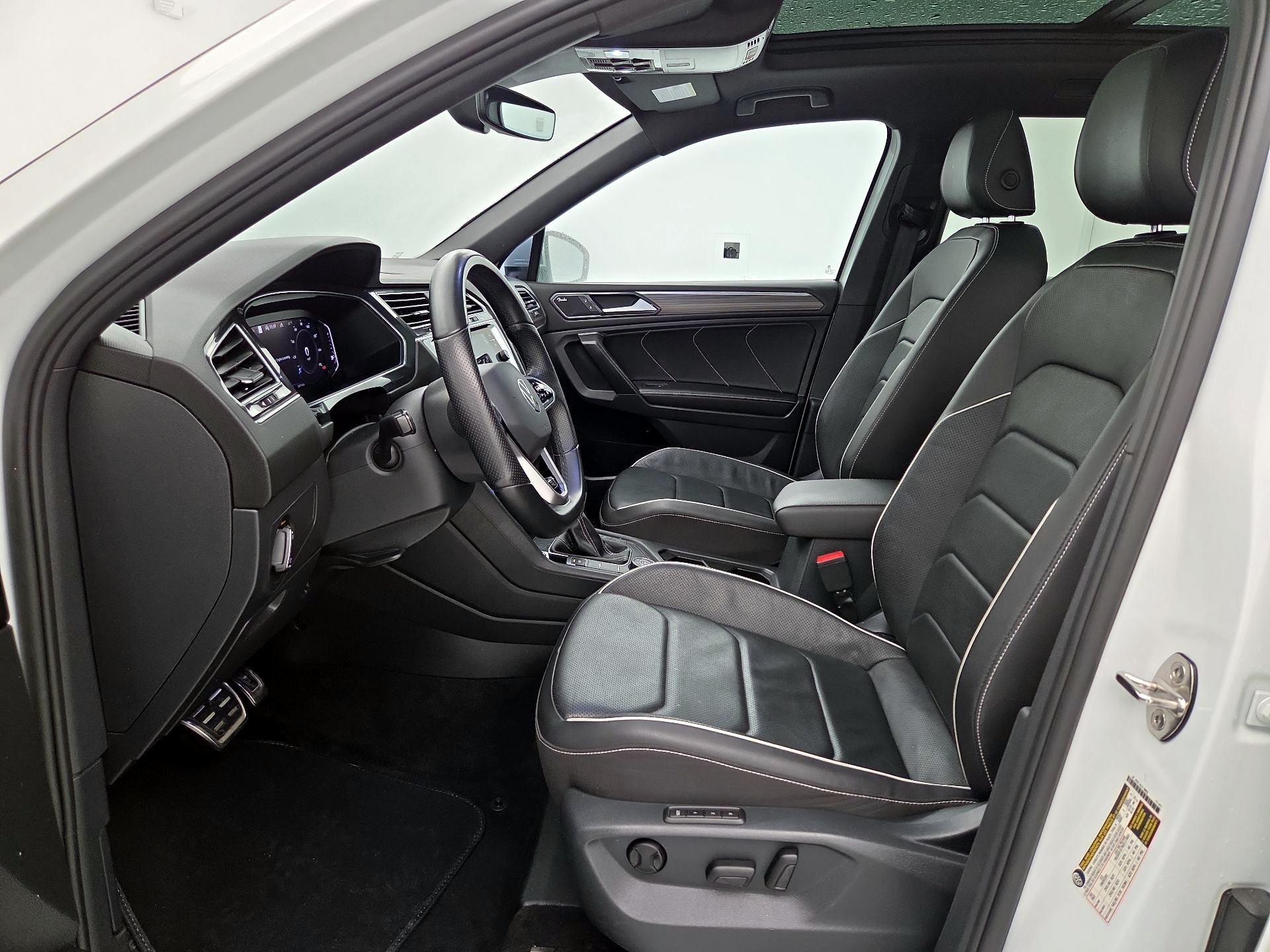 Thumbnail: 2023 Volkswagen Tiguan - 11