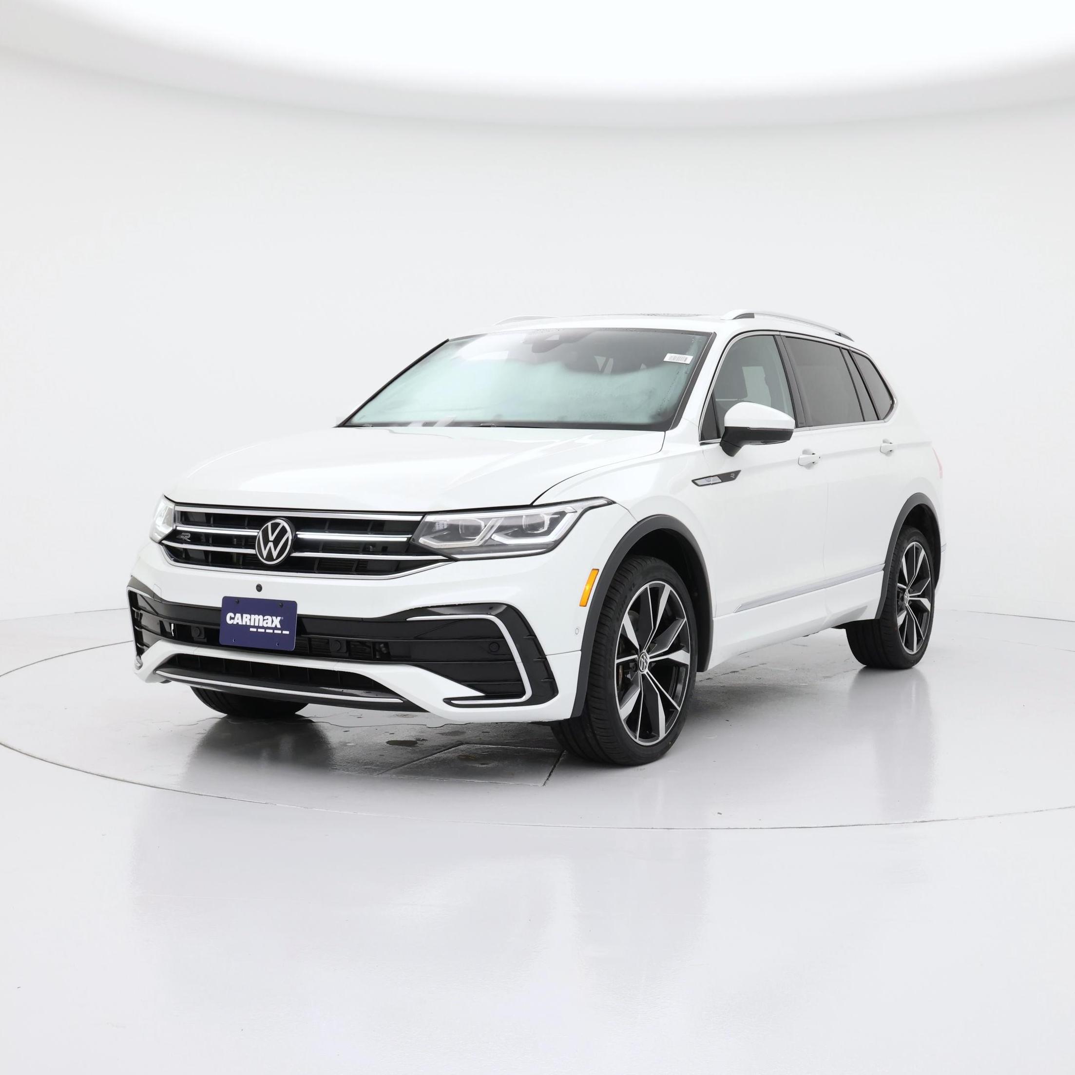 Thumbnail: 2023 Volkswagen Tiguan - 4