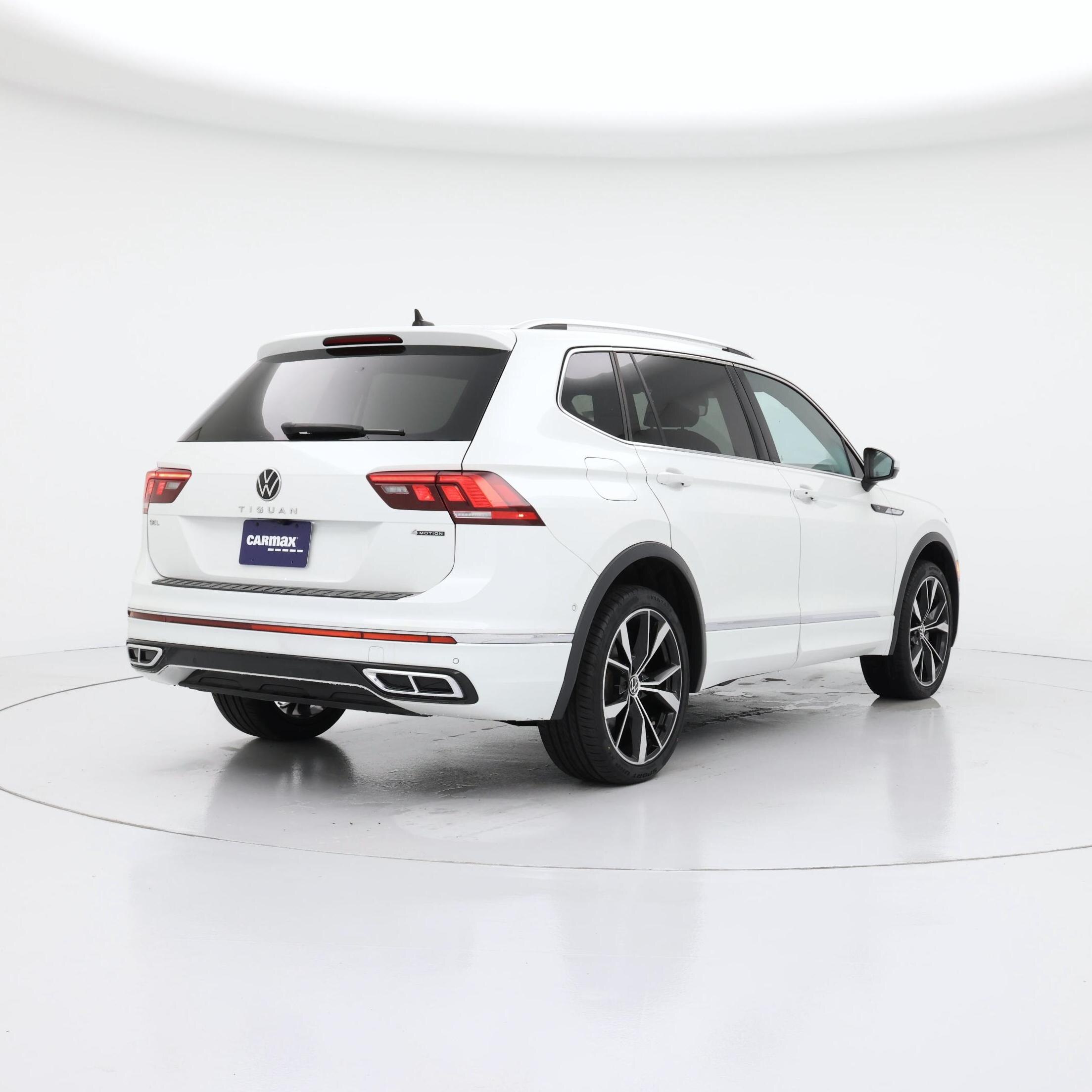 Thumbnail: 2023 Volkswagen Tiguan - 8