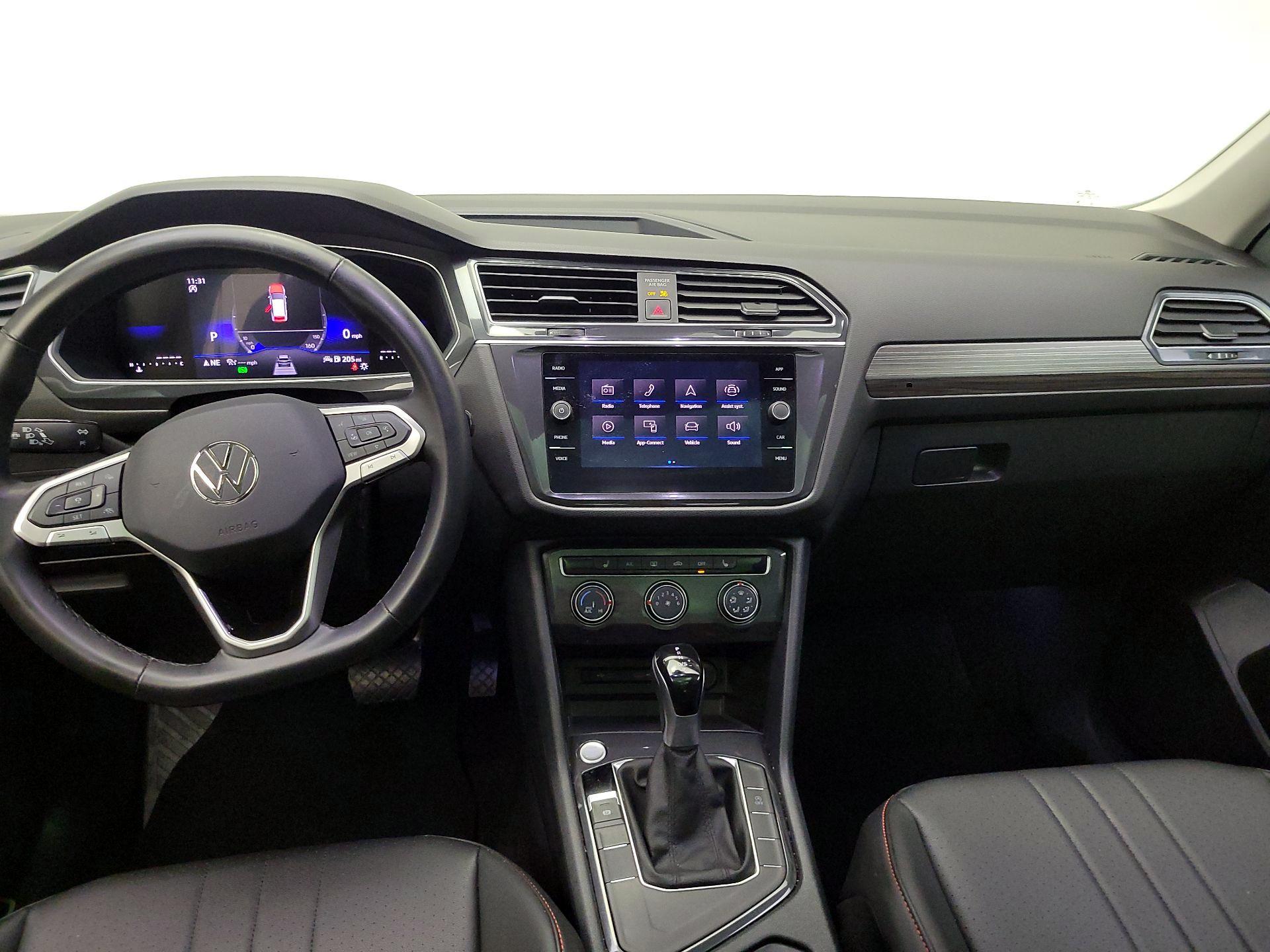 Thumbnail: 2024 Volkswagen Tiguan - 9