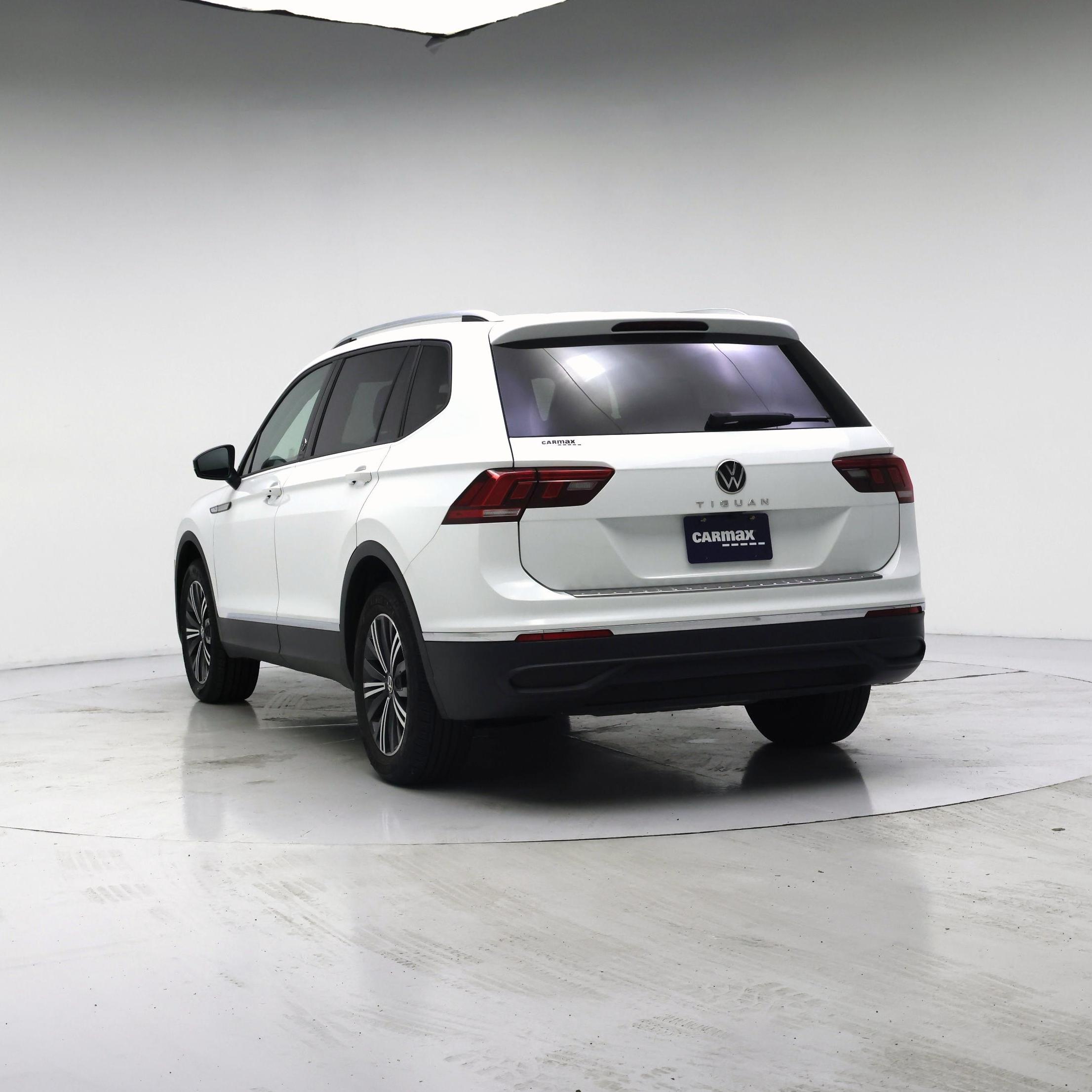 Thumbnail: 2024 Volkswagen Tiguan - 2