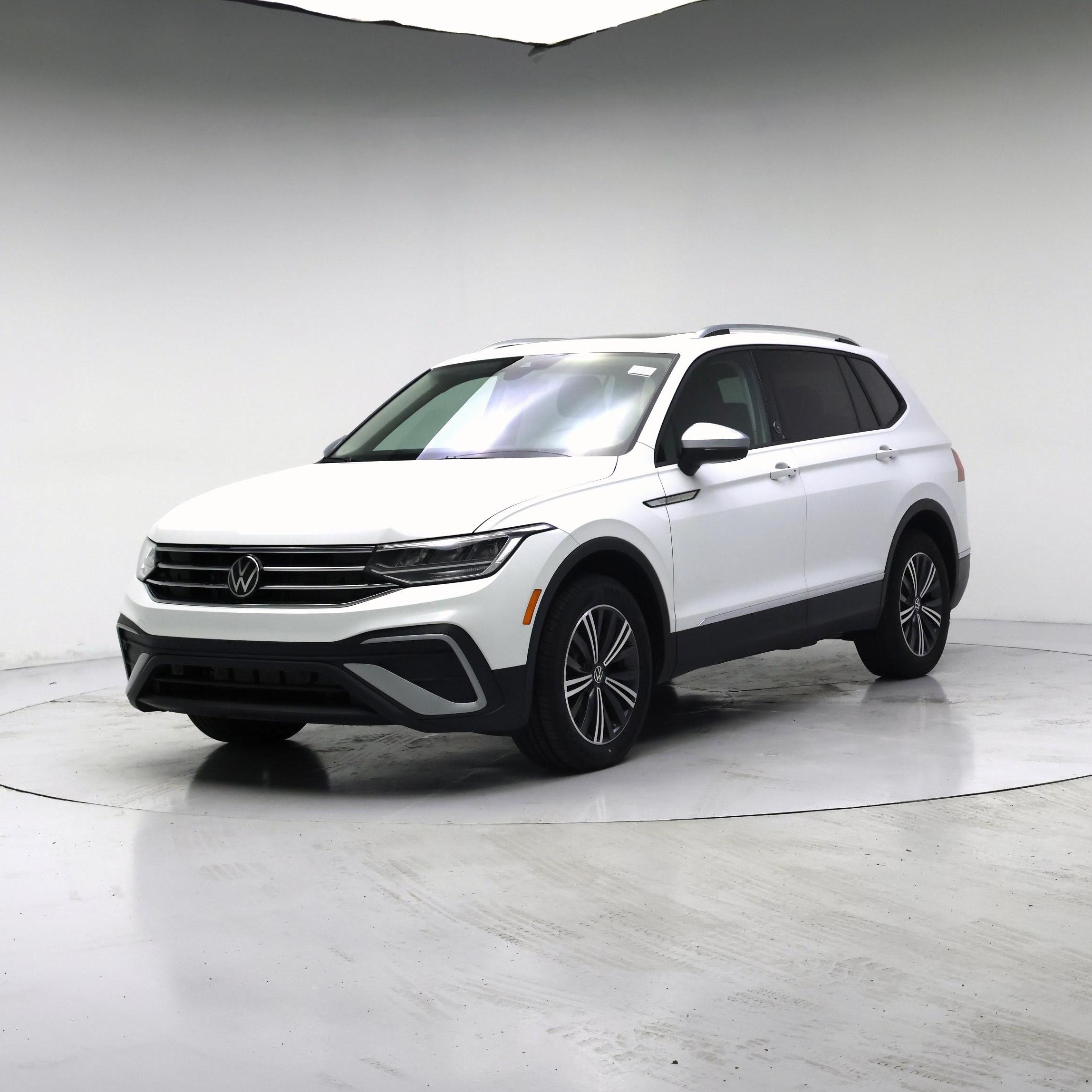 Thumbnail: 2024 Volkswagen Tiguan - 4