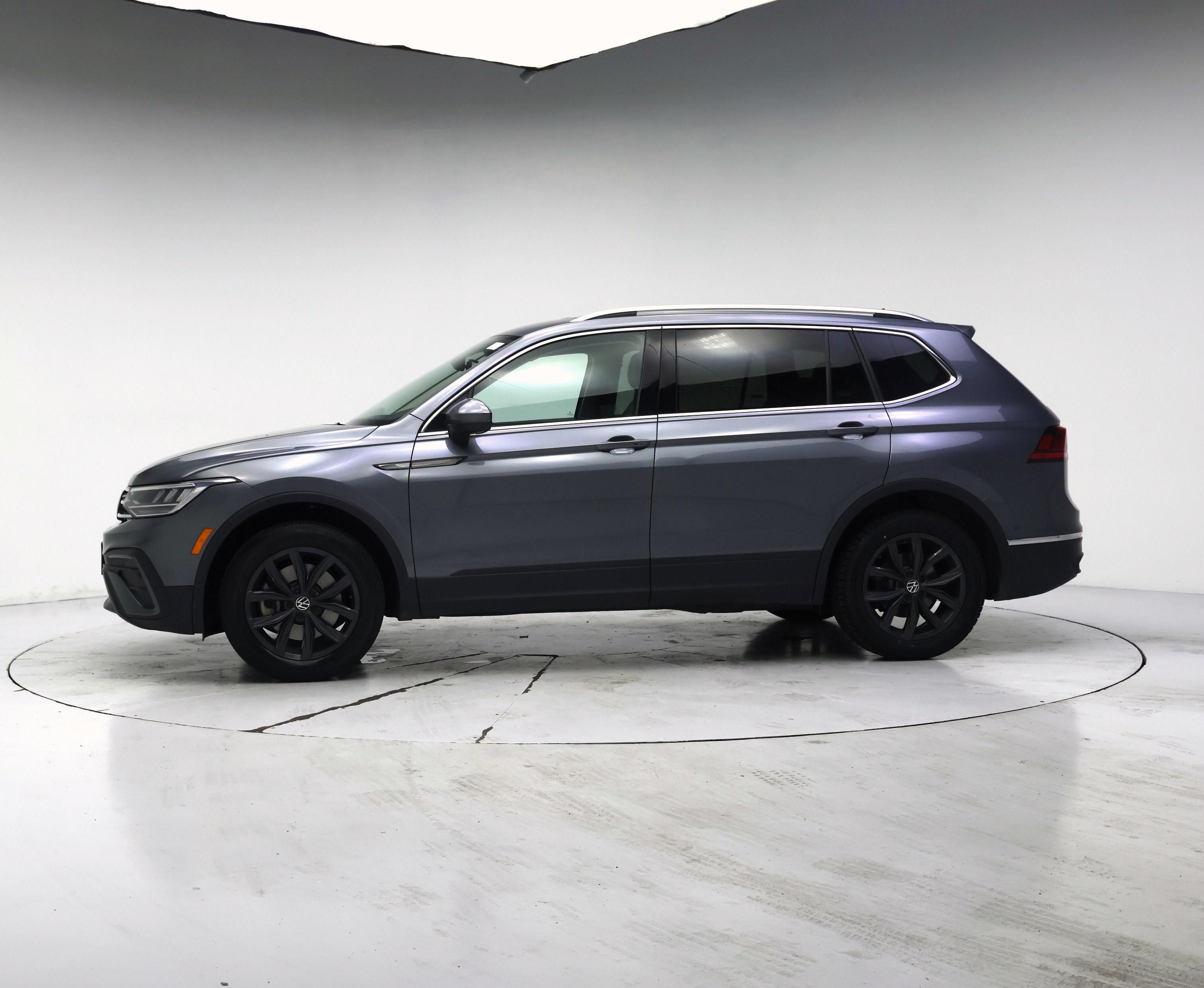 Thumbnail: 2024 Volkswagen Tiguan - 3