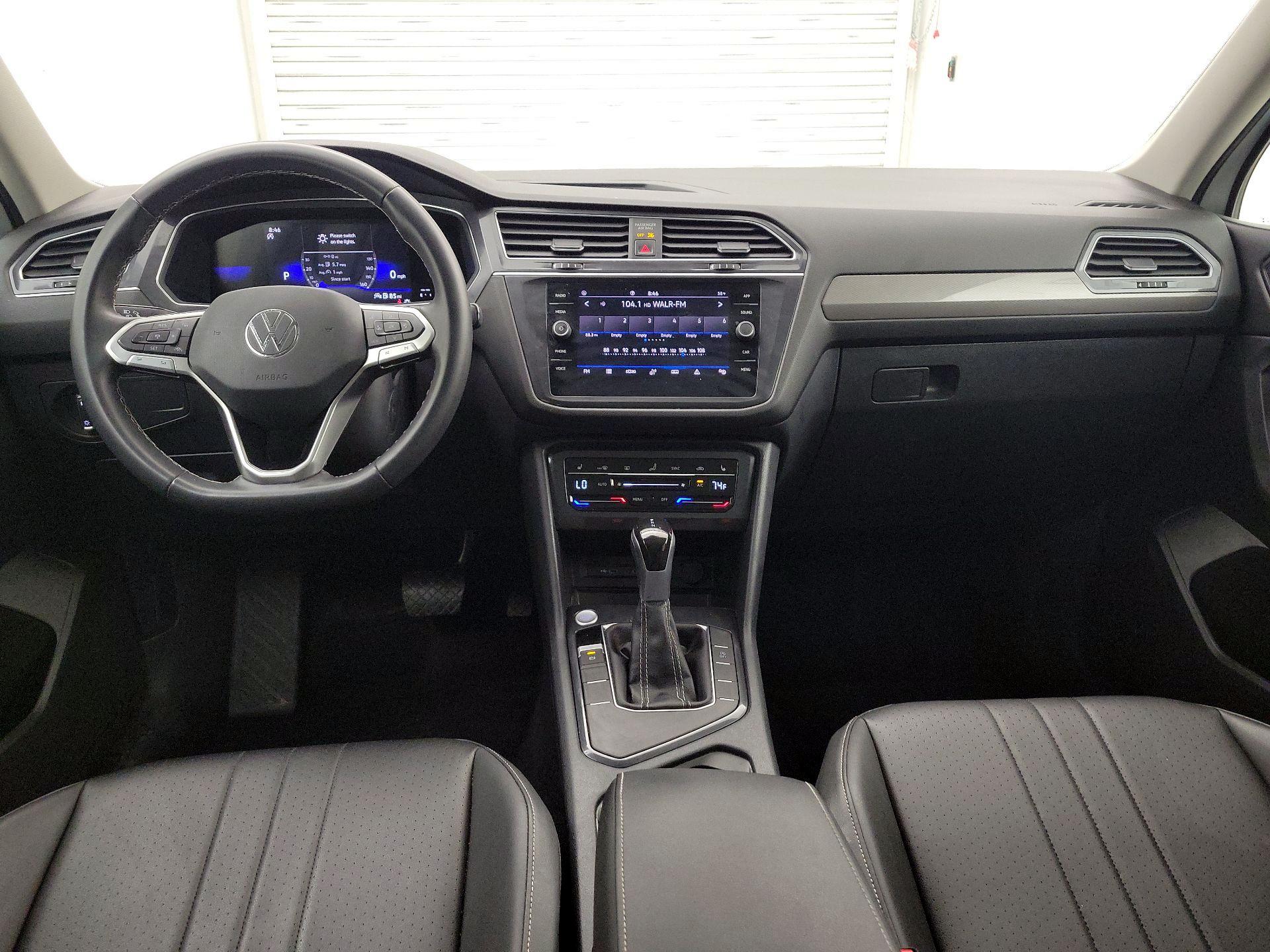 Thumbnail: 2023 Volkswagen Tiguan - 9